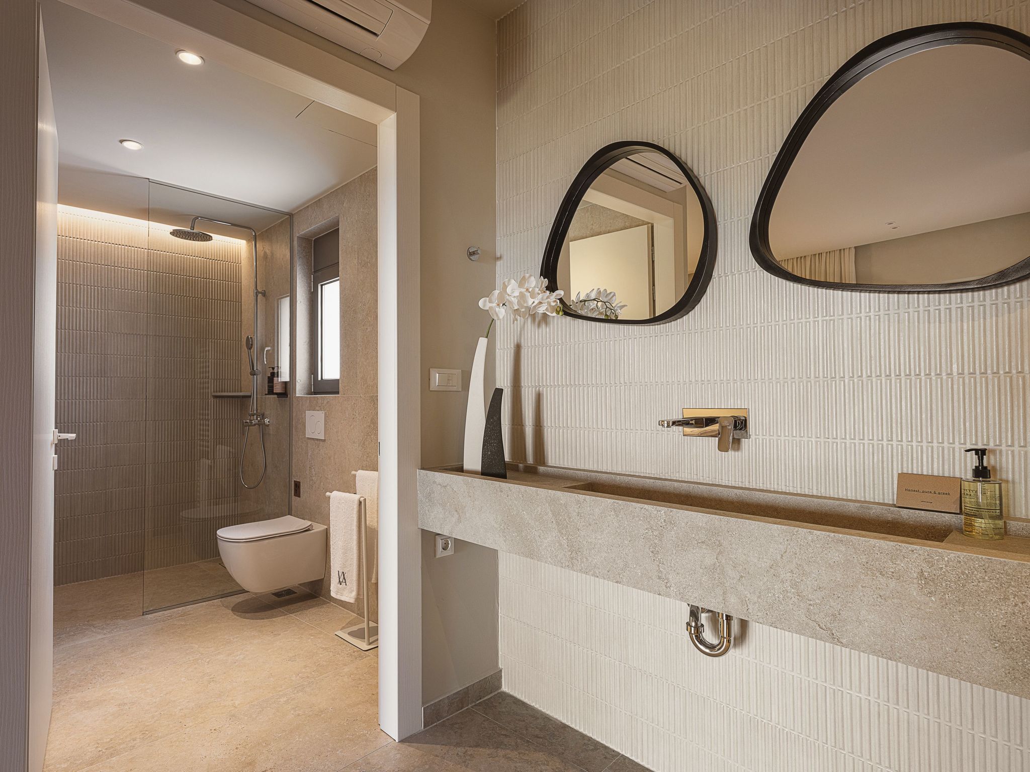 Villa Agali - ''Freier'' beheizter Pool, 70m zum Meer-Binnen