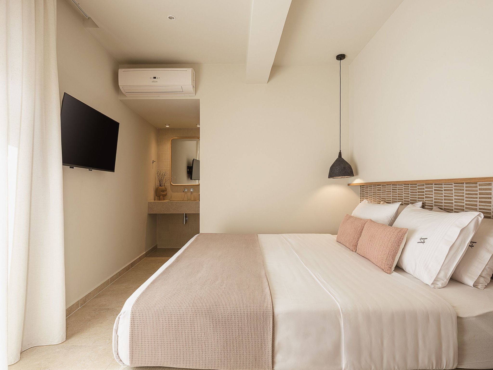 Villa Agali - ''Freier'' beheizter Pool, 70m zum Meer-Binnen