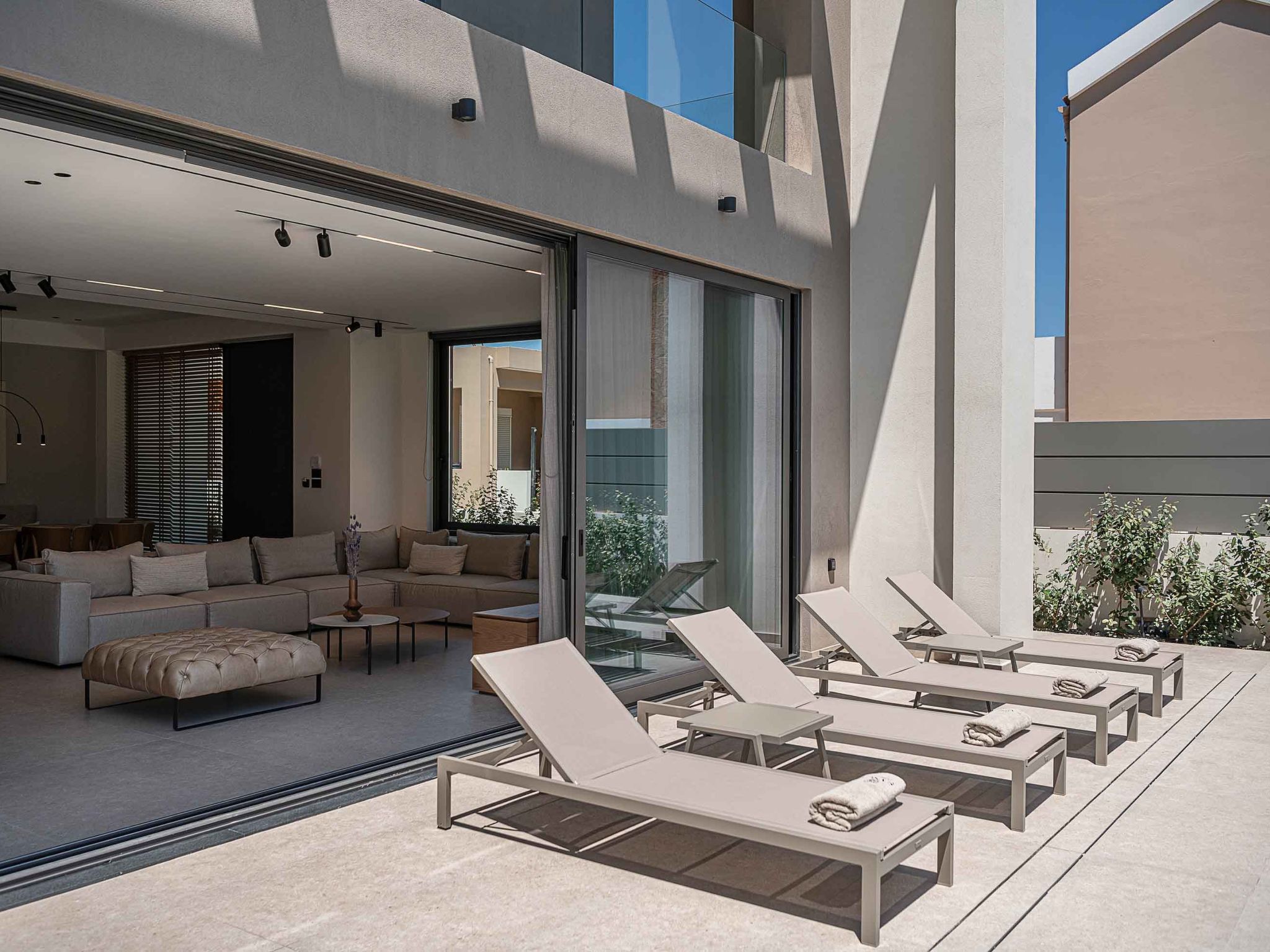 Sancy Luxury Villa-400m Strand, ''Beheizter'' Pool, Fitnessraum-Binnen