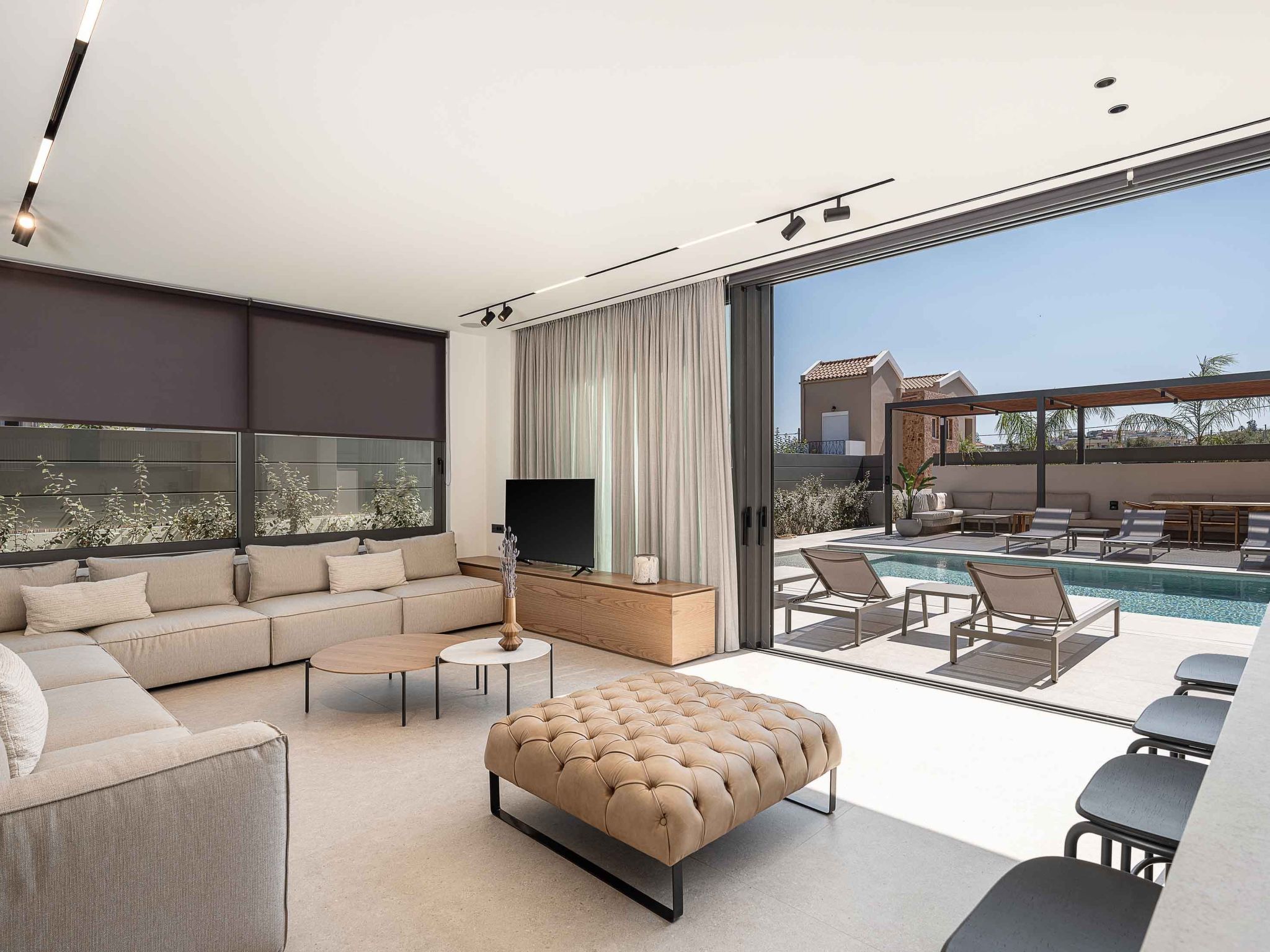 Sancy Luxury Villa-400m Strand, ''Beheizter'' Pool, Fitnessraum-Binnen