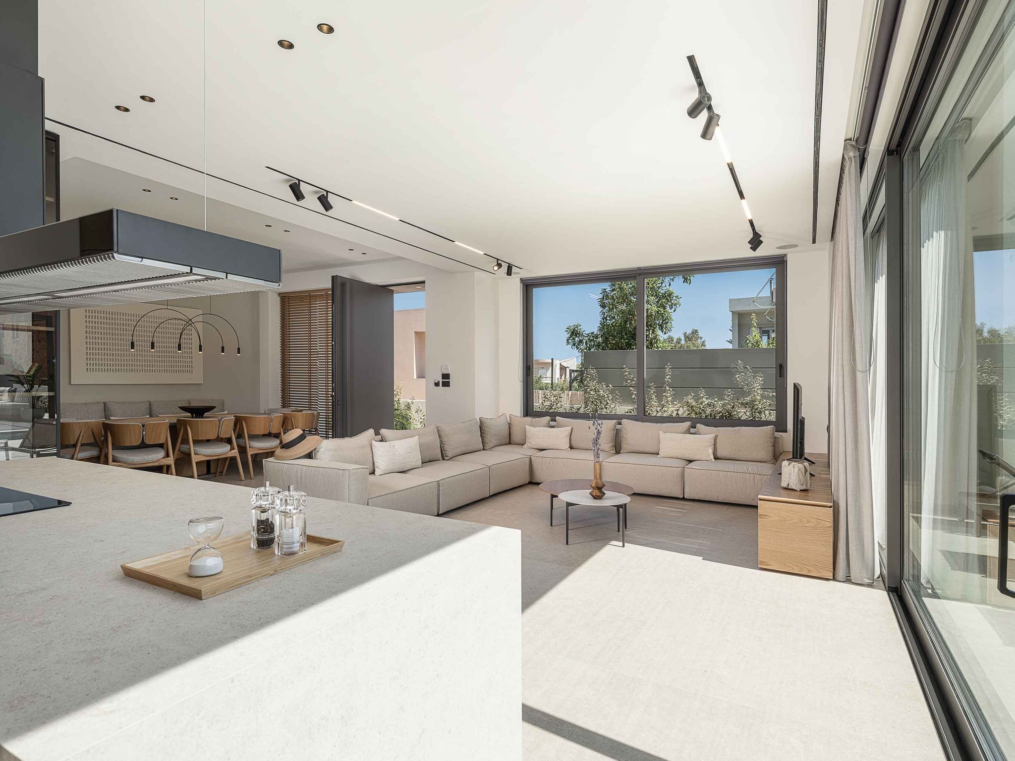 Sancy Luxury Villa-400m Strand, ''Beheizter'' Pool, Fitnessraum-Binnen