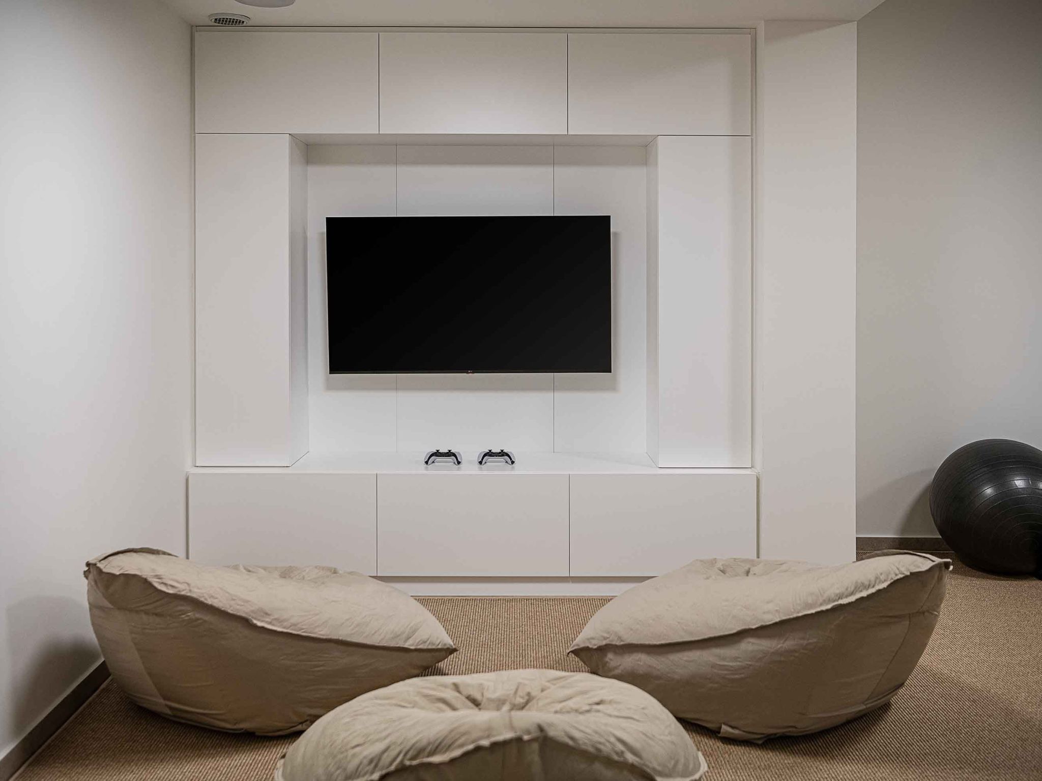 Sancy Luxury Villa-400m Strand, ''Beheizter'' Pool, Fitnessraum-Binnen