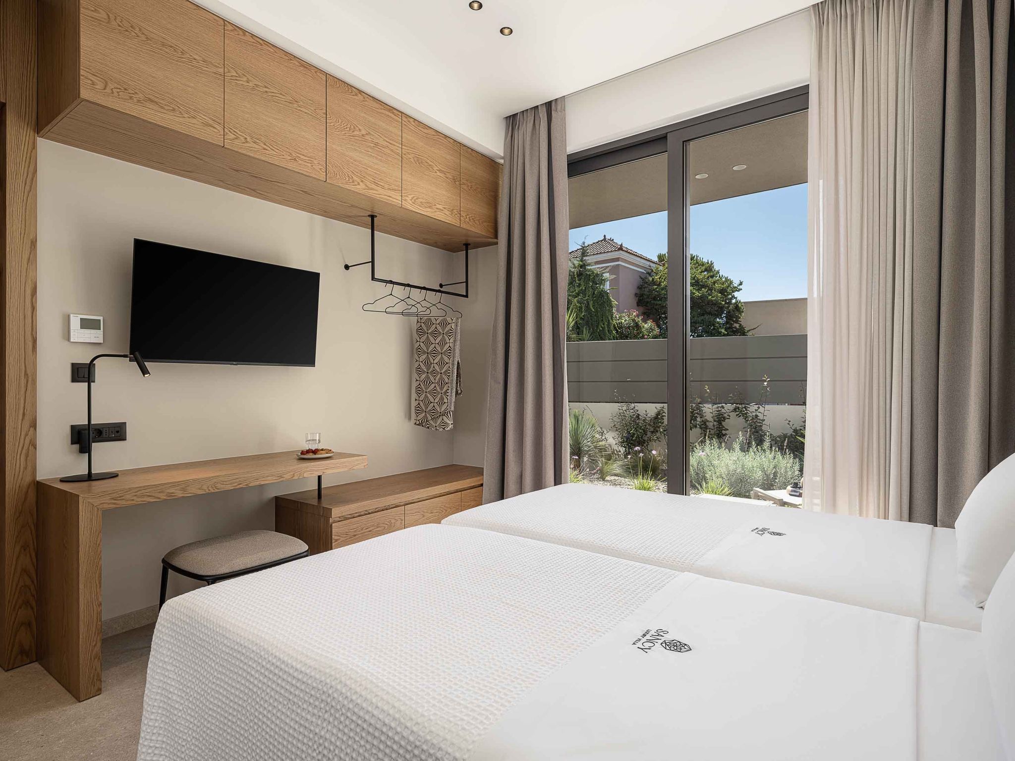 Sancy Luxury Villa-400m Strand, ''Beheizter'' Pool, Fitnessraum-Binnen