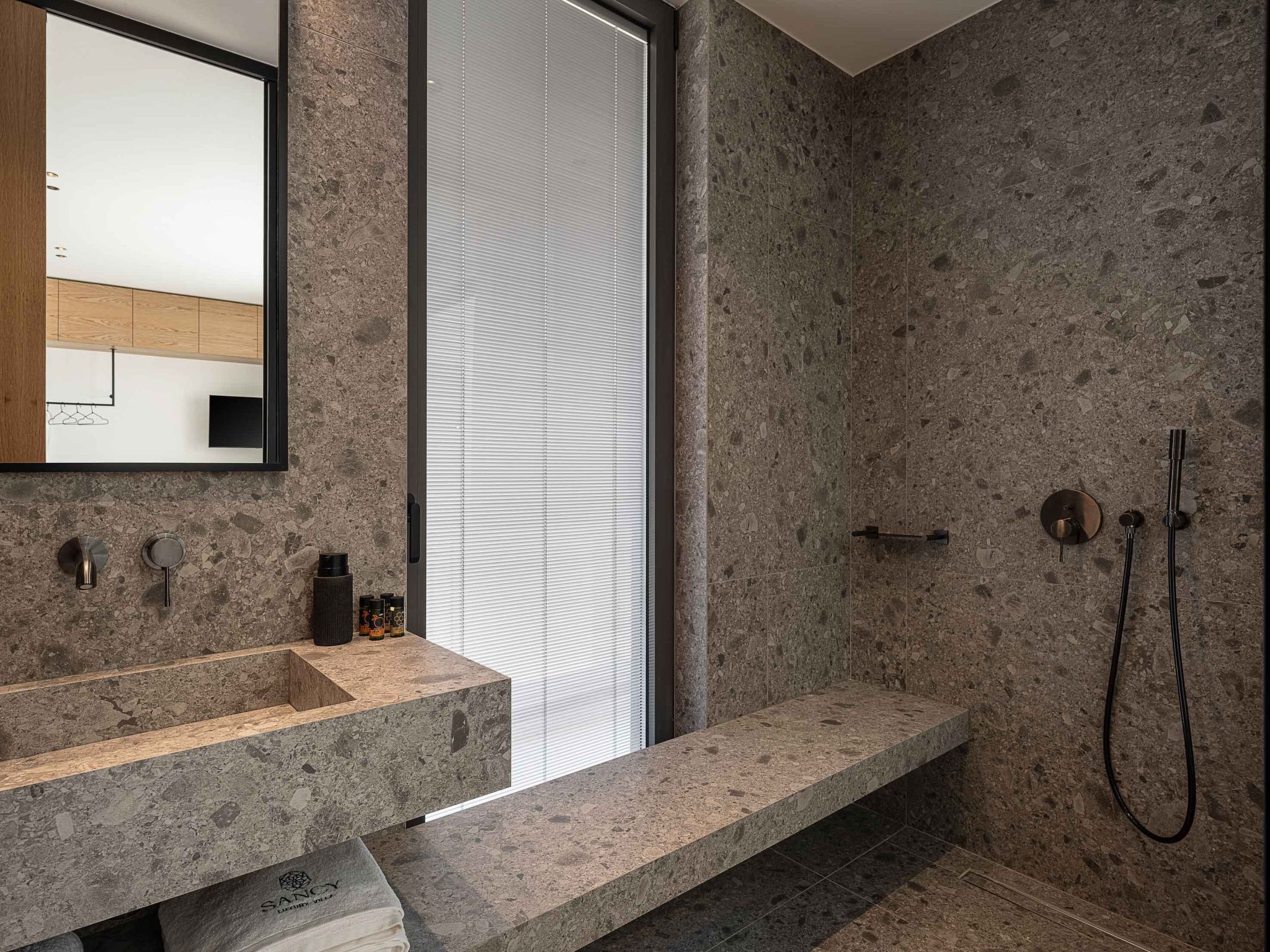 Sancy Luxury Villa-400m Strand, ''Beheizter'' Pool, Fitnessraum-Binnen