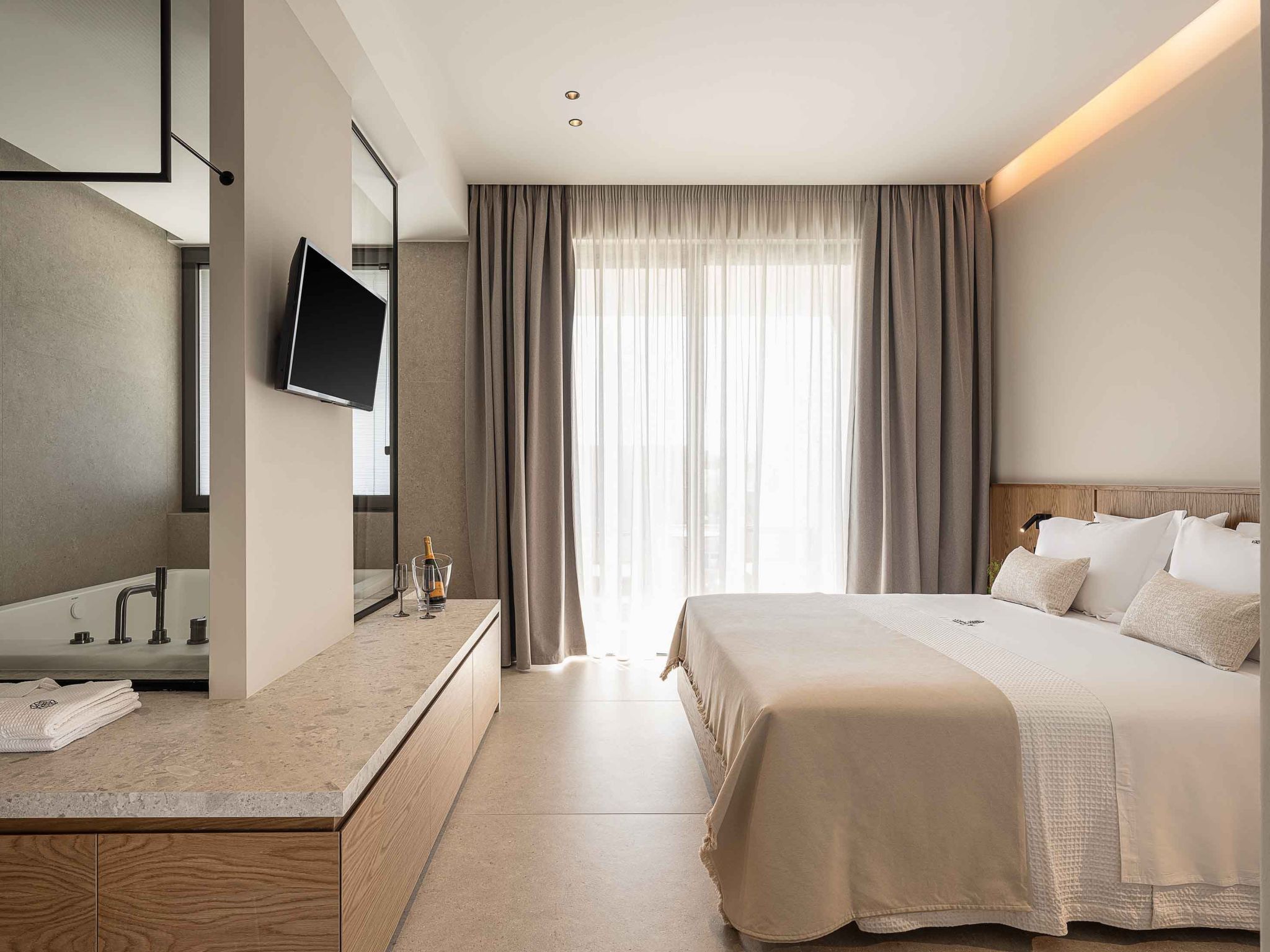 Sancy Luxury Villa-400m Strand, ''Beheizter'' Pool, Fitnessraum-Binnen