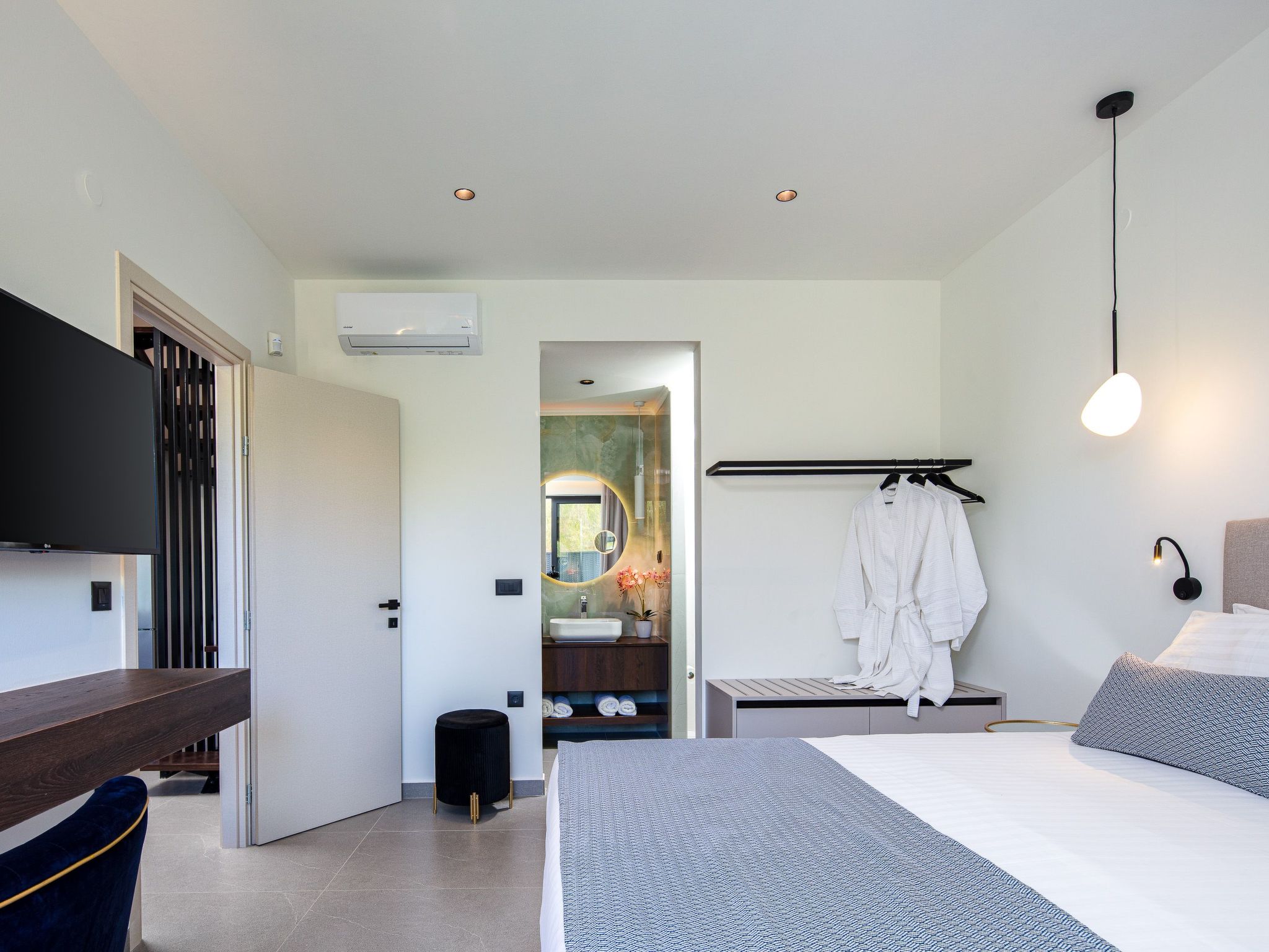 VillaSaints II - Elegante Pool-Villa in Strandnähe-Inside