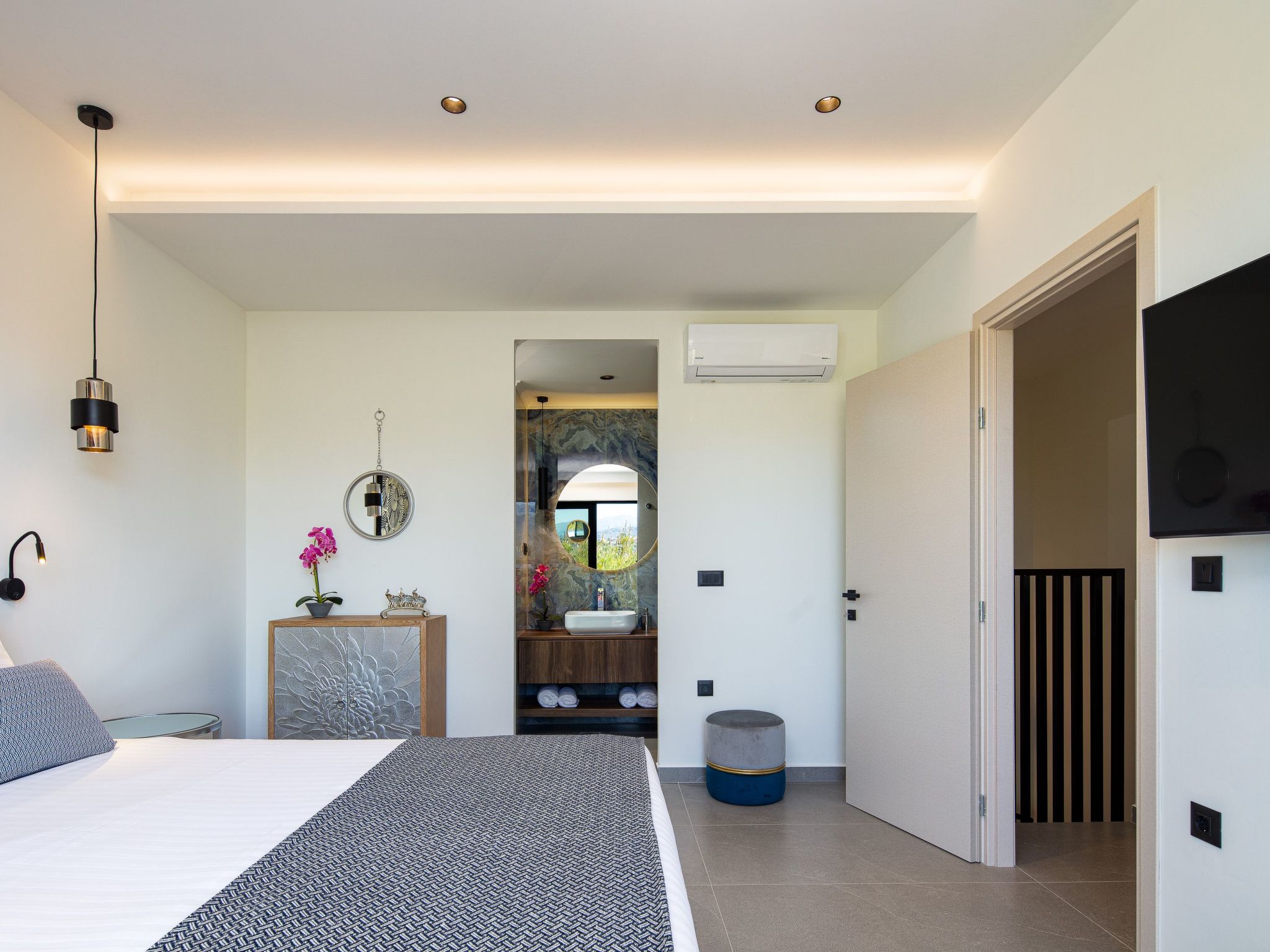 VillaSaints II - Elegante Pool-Villa in Strandnähe-Inside