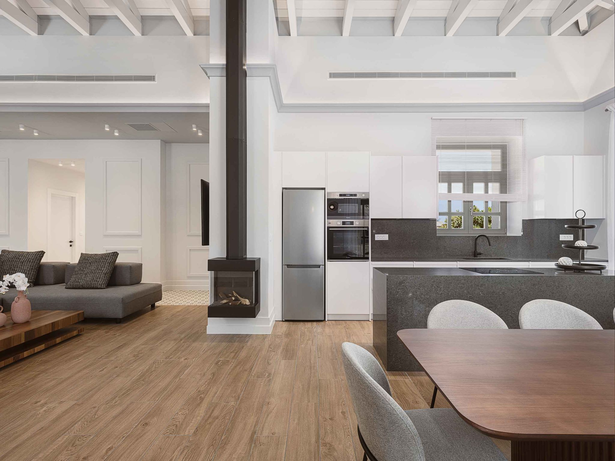 City Moments Villa I ''Free'' Beheizter Innenpool-Binnen