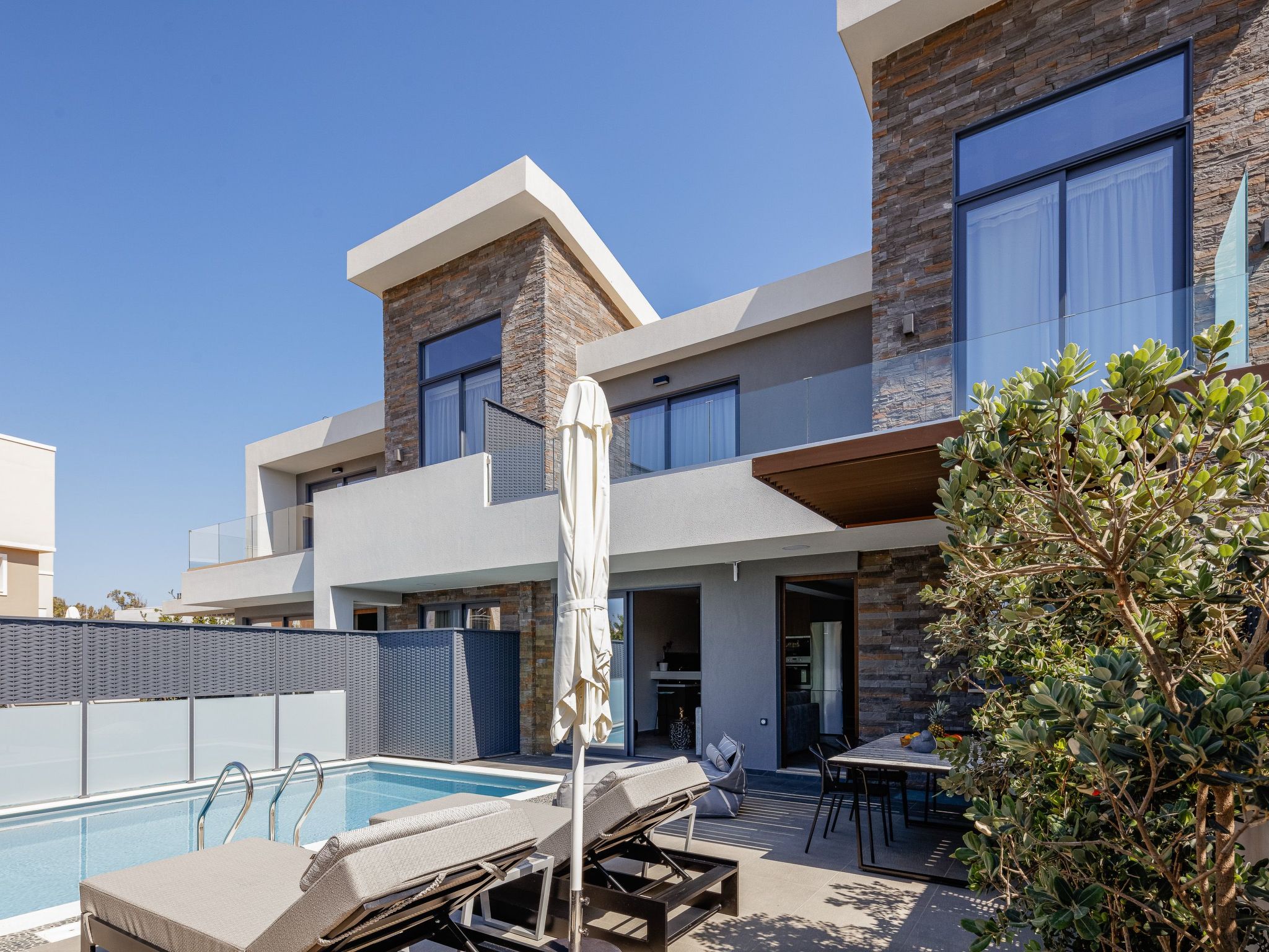 VillAgioi Villa II 2-BR Pool Villa, zu Fuß zum Strand-Inside