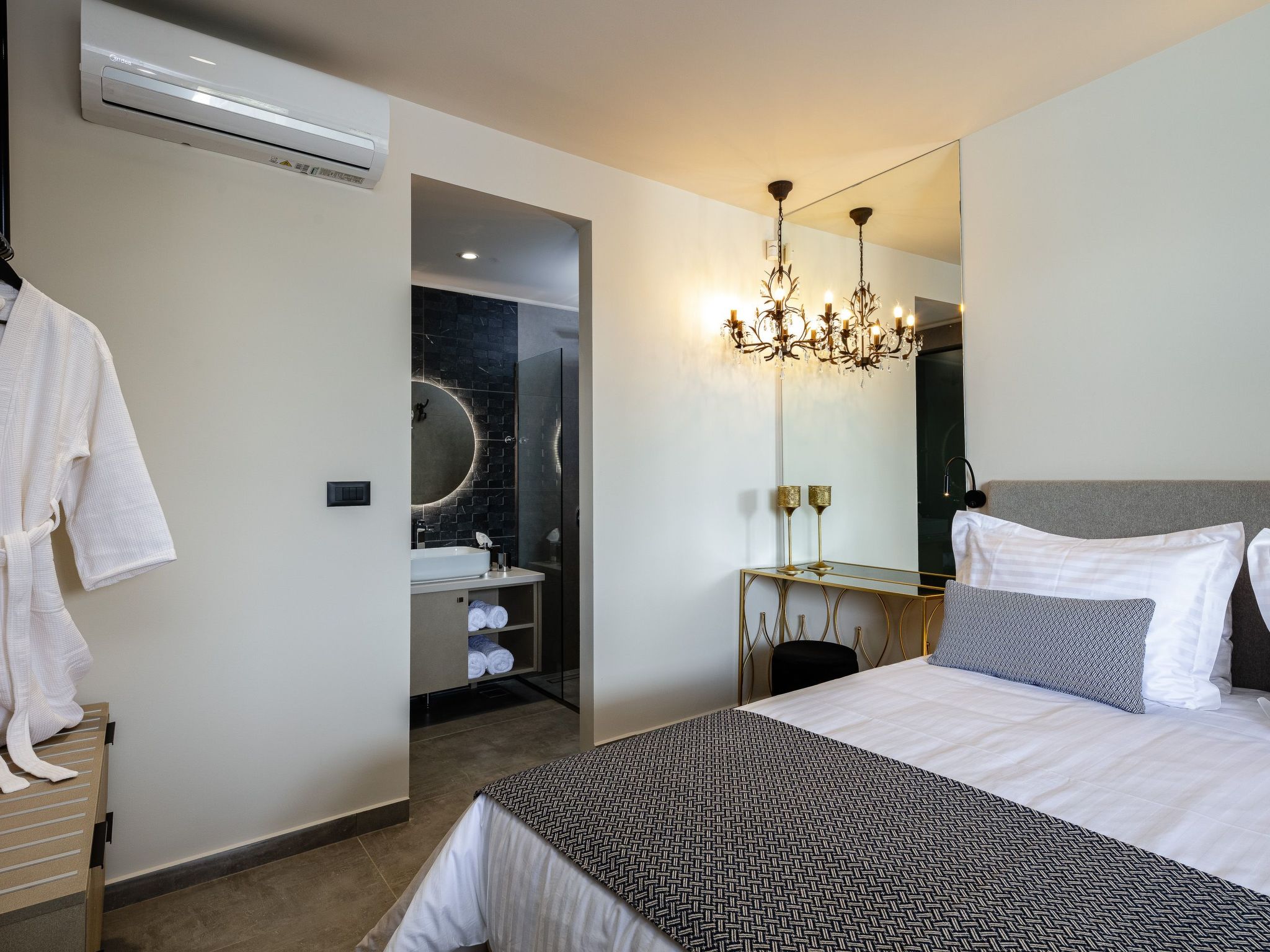 VillAgioi Villa II 2-BR Pool Villa, zu Fuß zum Strand-Inside