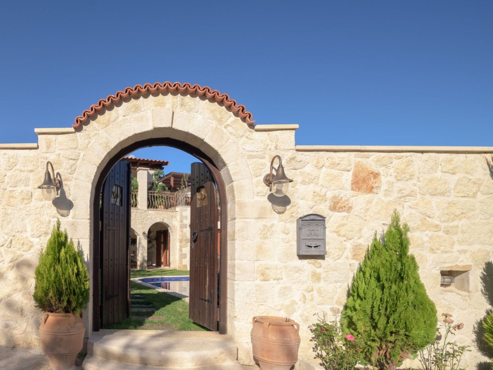 Nicole Villa - "Kostenloser" beheizter Pool, Village Escape-Binnen