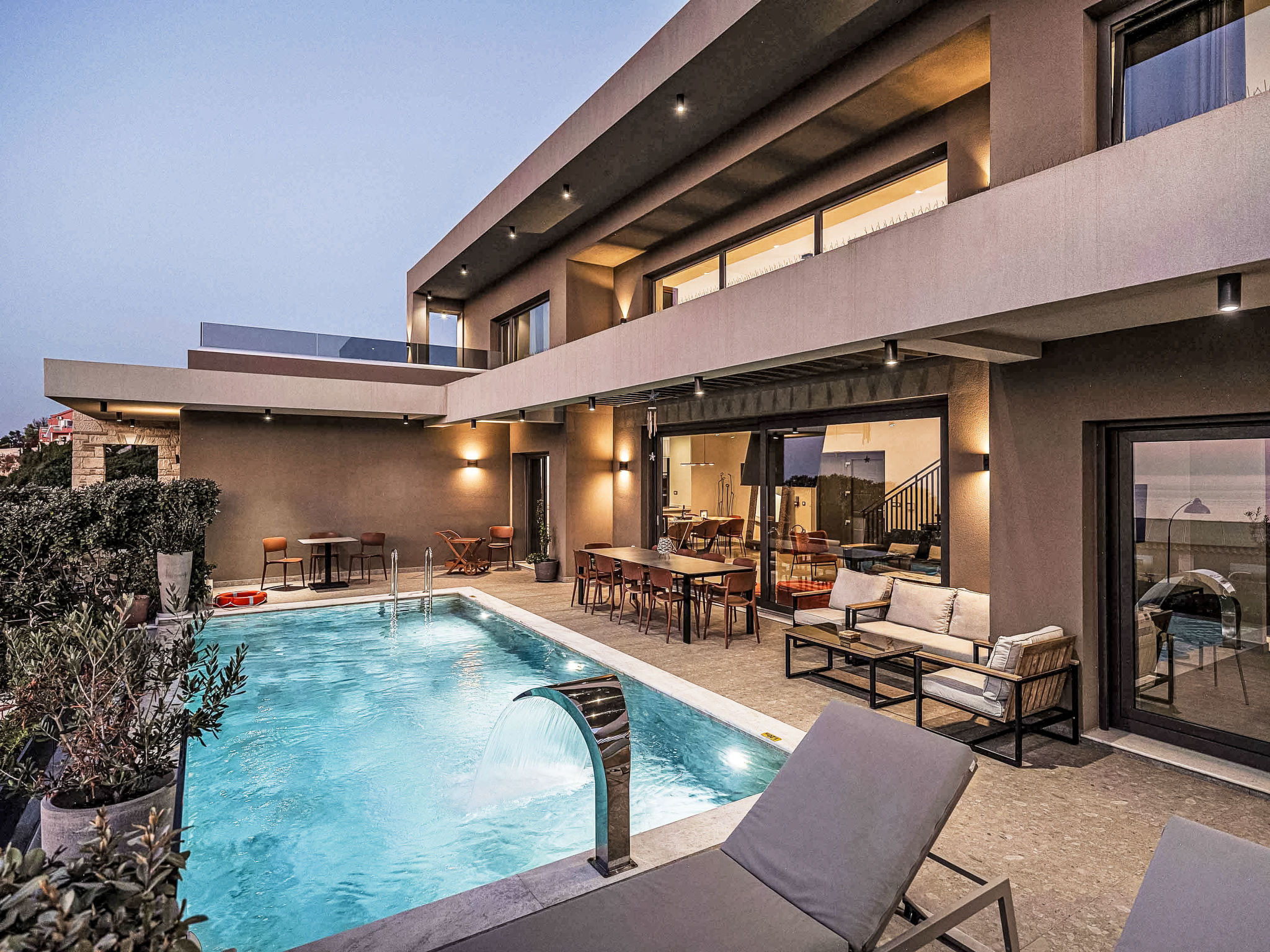 Lusol Seafront Villa II- Heated Pool,100 m See - Buiten