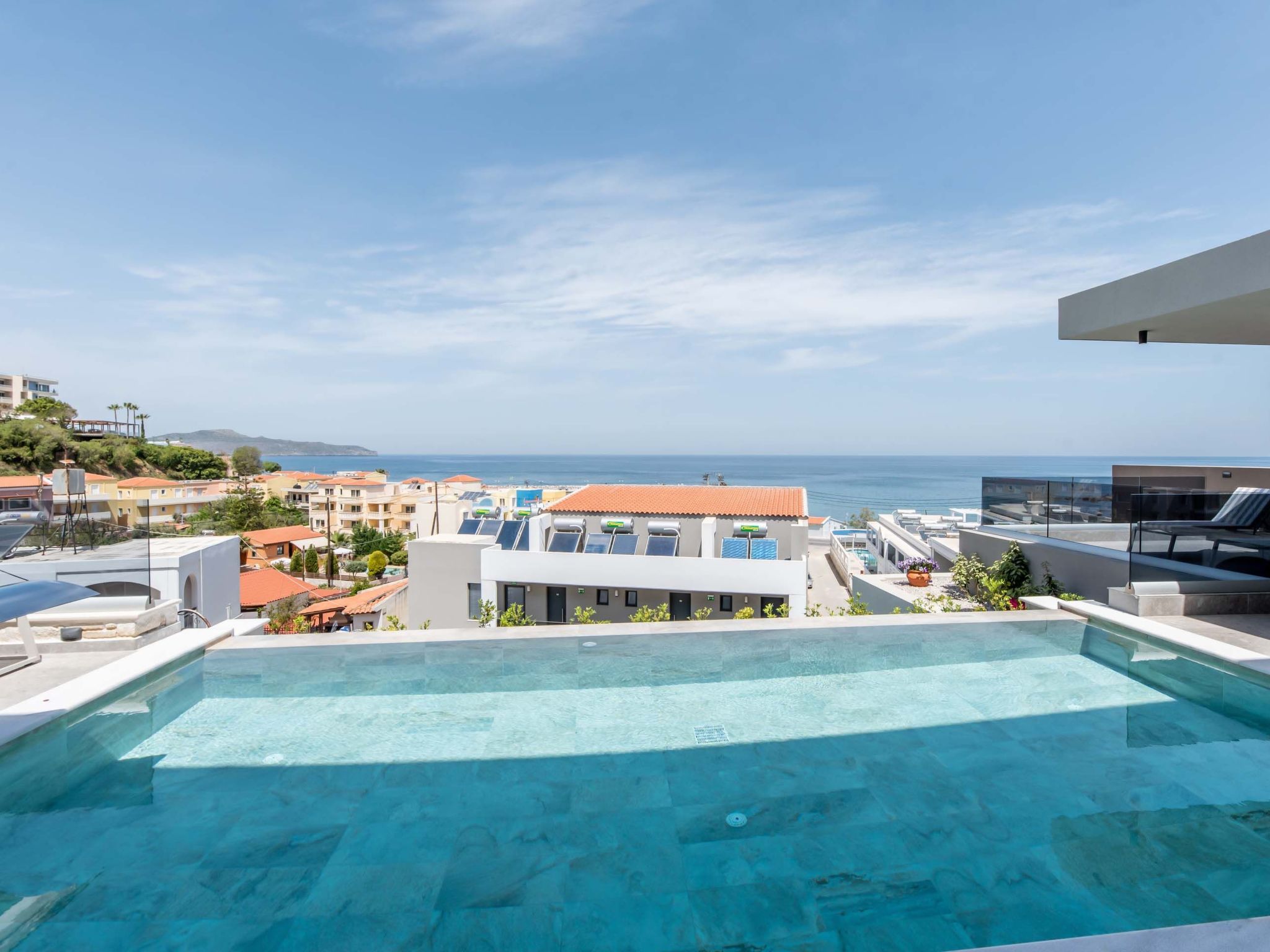 Villa Solis -100m zum Meer und ''Free'' Beheizter Pool-Binnen