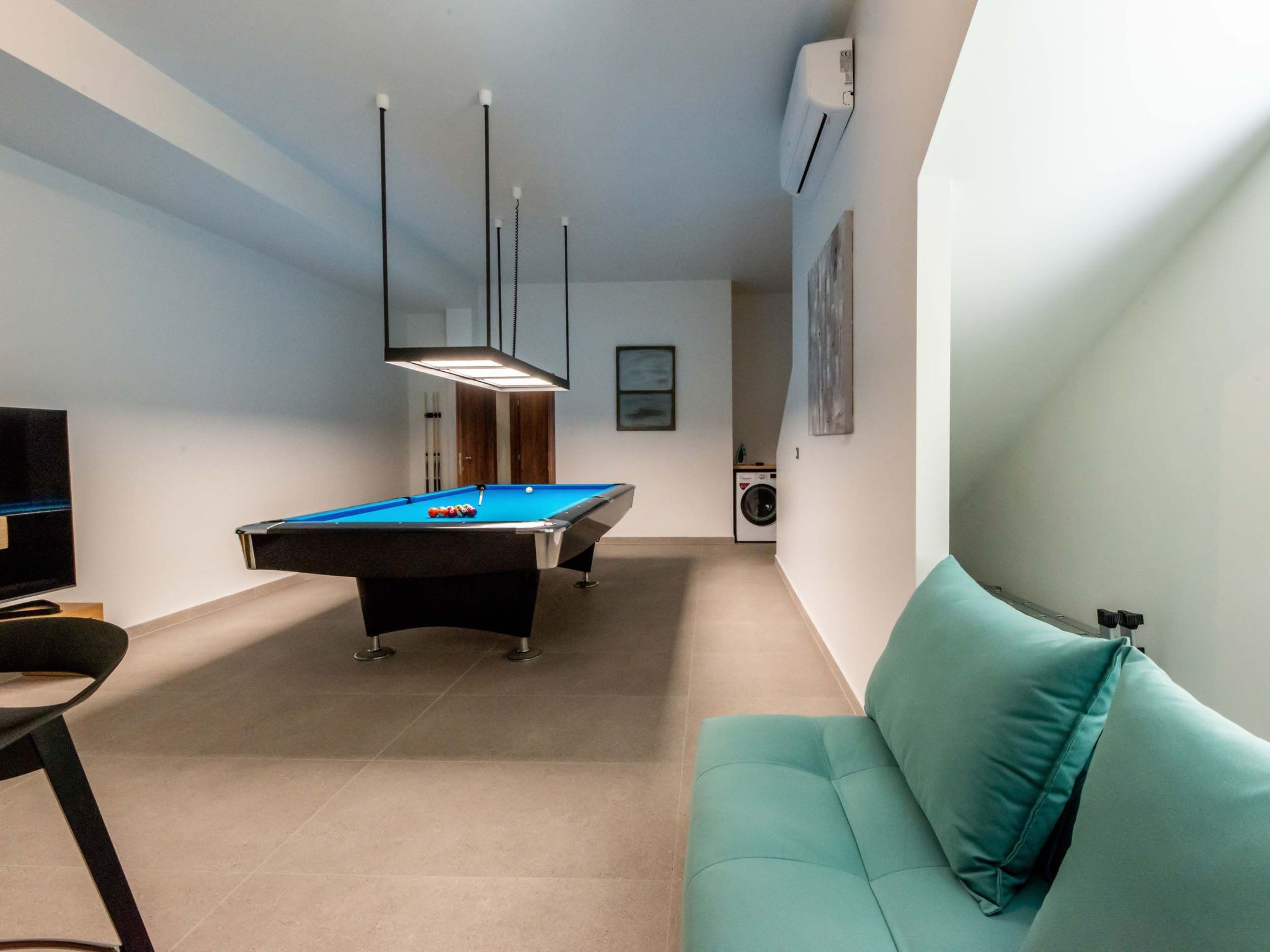 Villa Solis -100m zum Meer und ''Free'' Beheizter Pool-Binnen