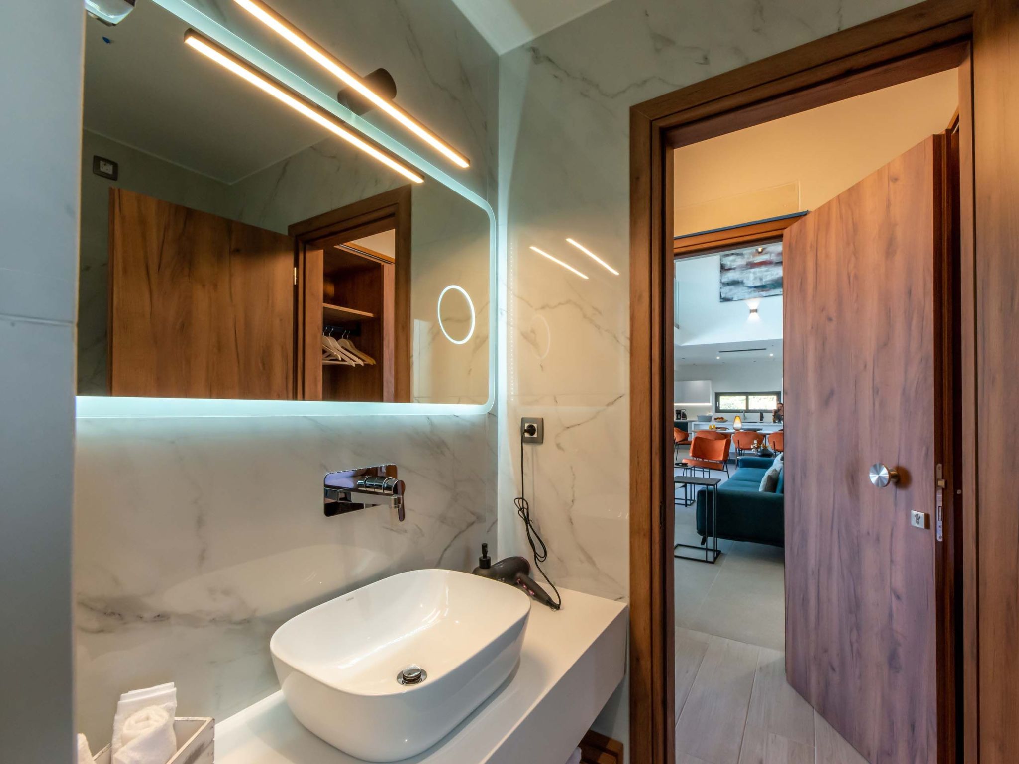 Villa Solis -100m zum Meer und ''Free'' Beheizter Pool-Binnen