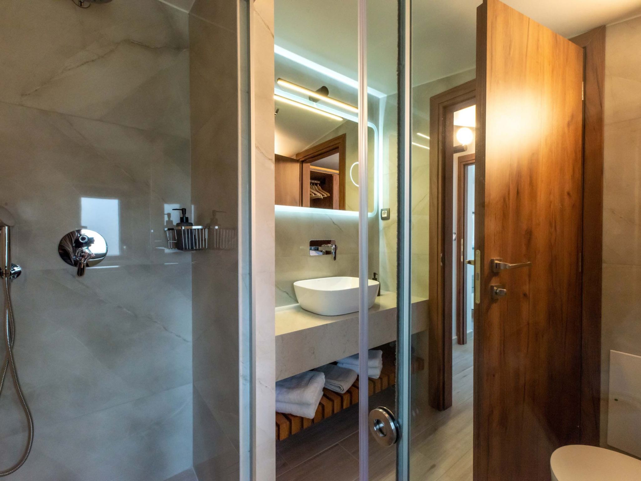 Villa Solis -100m zum Meer und ''Free'' Beheizter Pool-Binnen