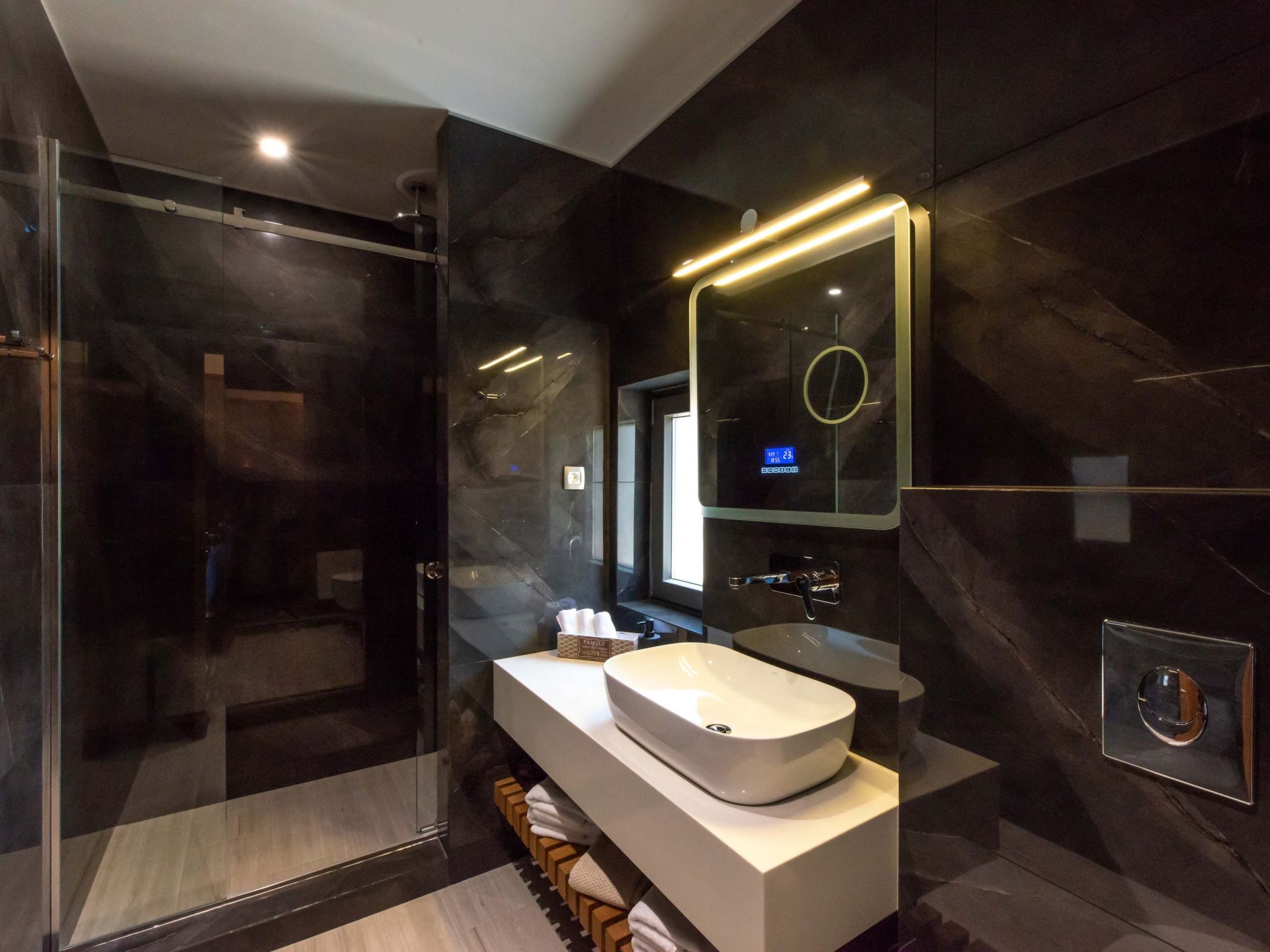 Villa Solis -100m zum Meer und ''Free'' Beheizter Pool-Binnen