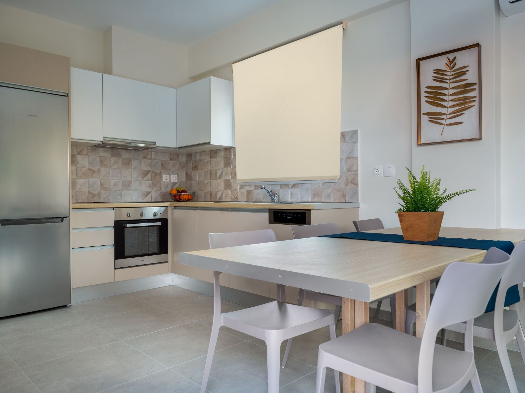 Haus in Agia Marina mit Außenpool-Drinnen