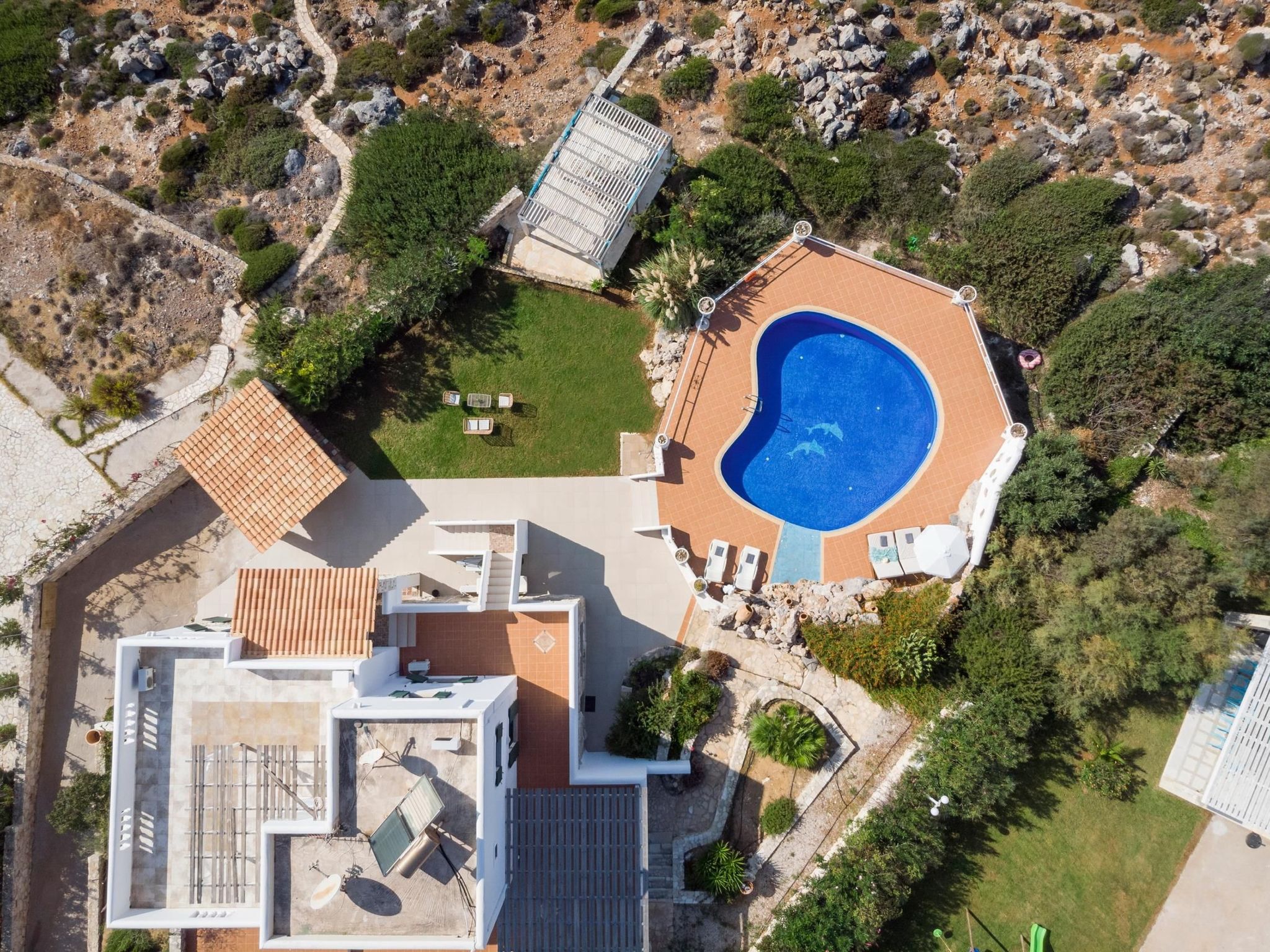 Luxuriöse Villa in Strandnähe mit Blick auf den privaten Pool-Image-tags.info