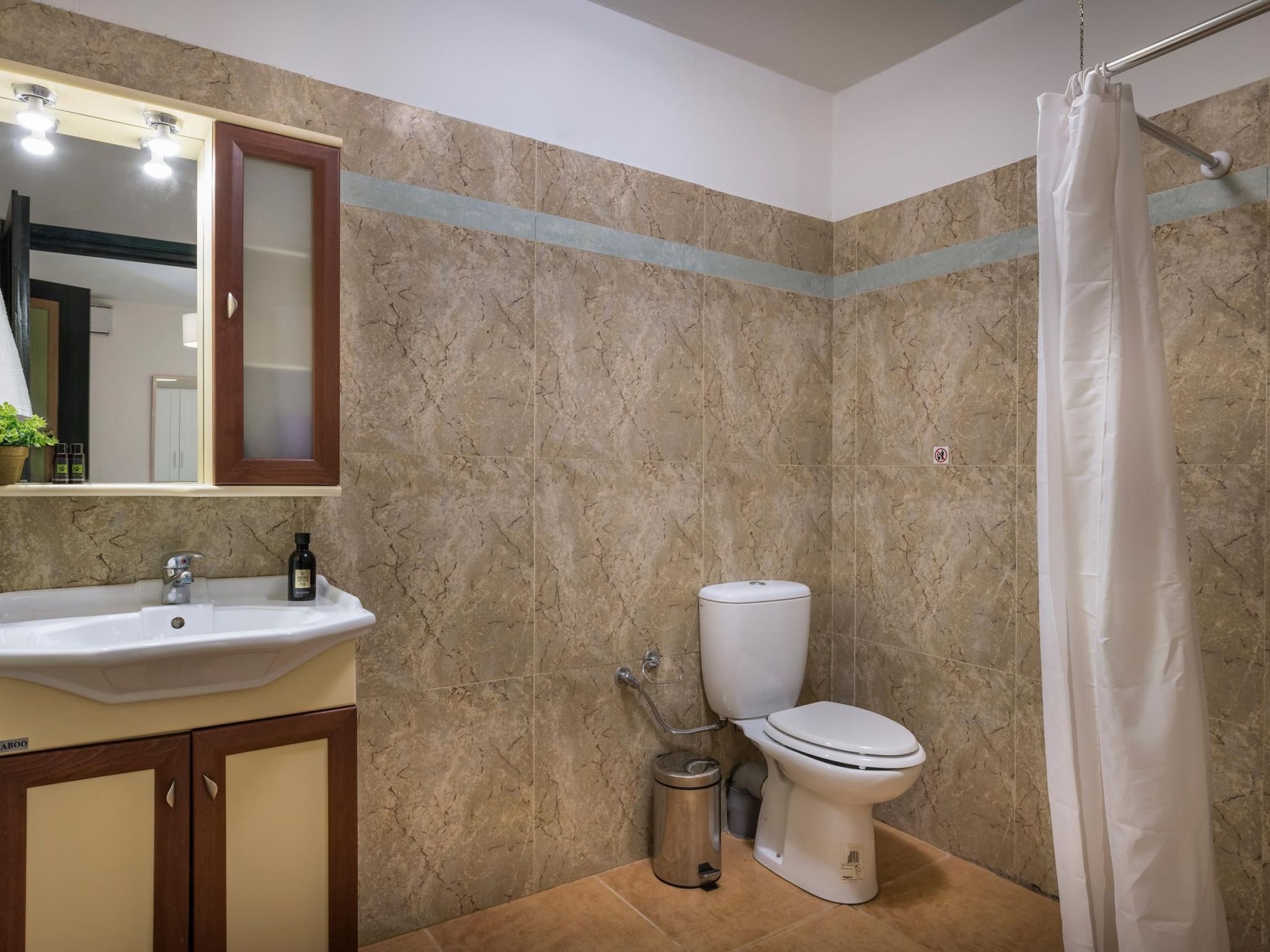 Luxuriöse Villa in Strandnähe mit Blick auf den privaten Pool-Image-tags.info