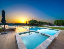 Luxe Villa met Privé Verwarmd Zwembad & Panoramisch Zeezicht op Kreta - thumbnail 1