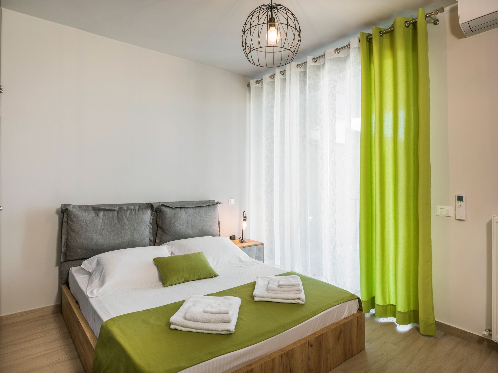 Haus in Theriso mit privatem Pool-Drinnen