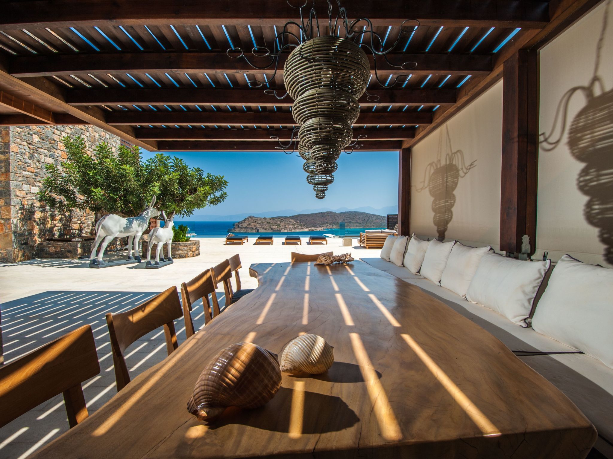 "Villa Dimitra" mit Infinity Pool