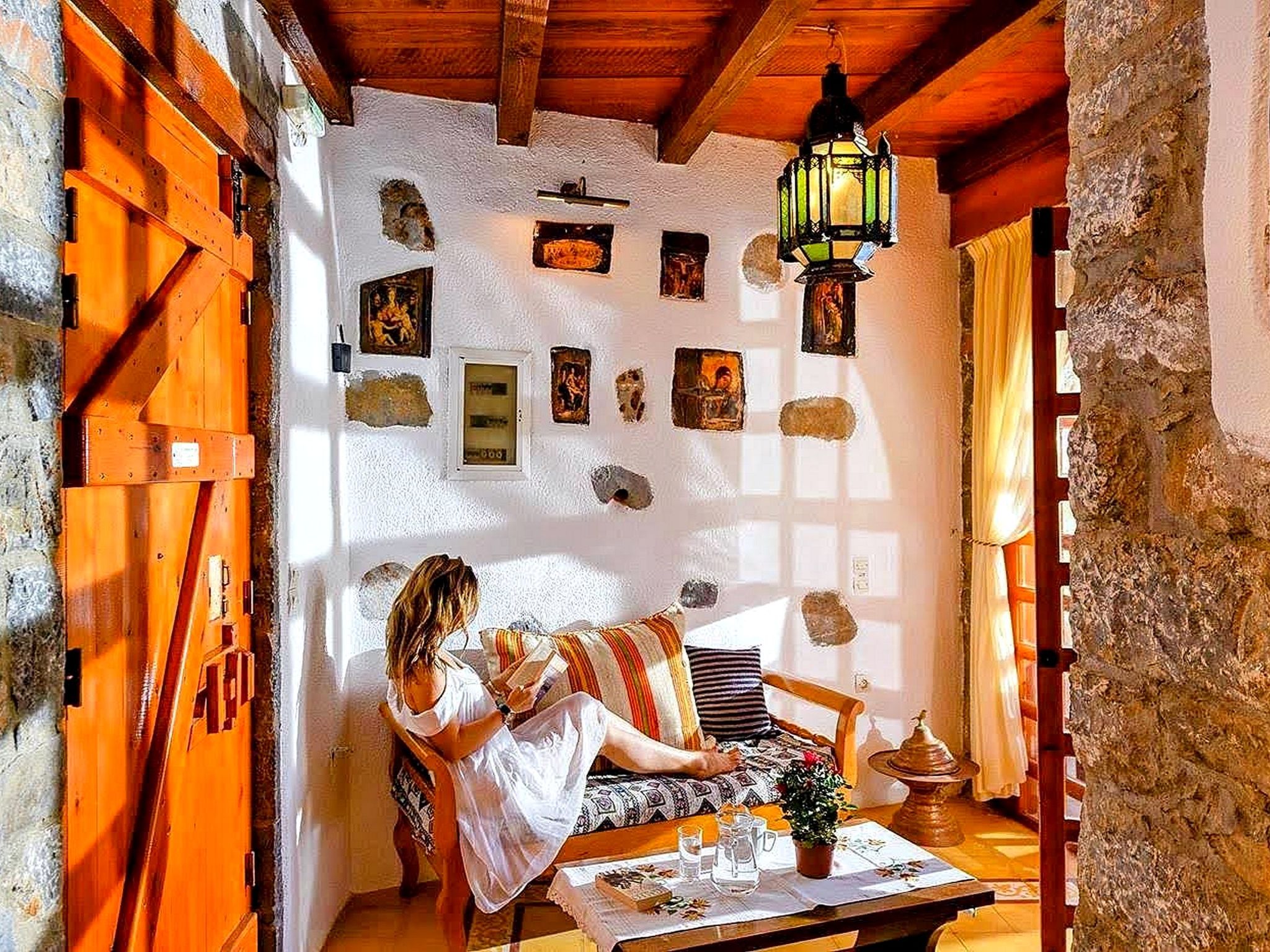 Kretisches Steinhaus mit Gemeinschaftspool-Binnen