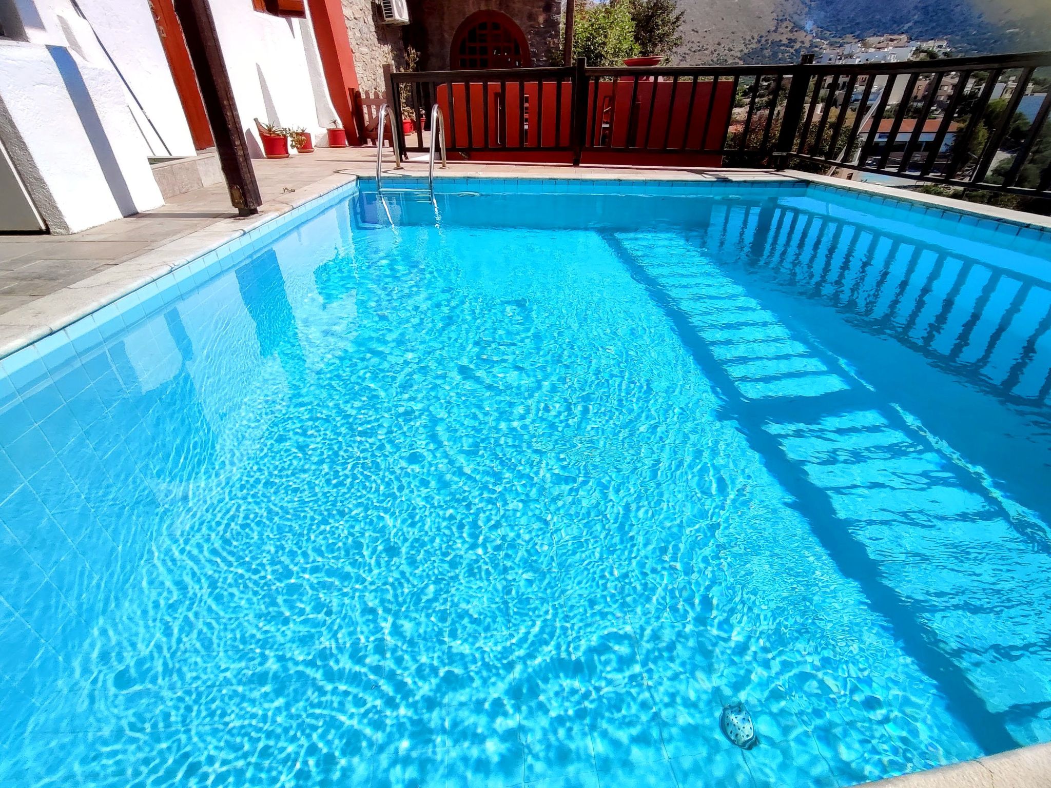 Kretisches Steinhaus mit Gemeinschaftspool-Binnen