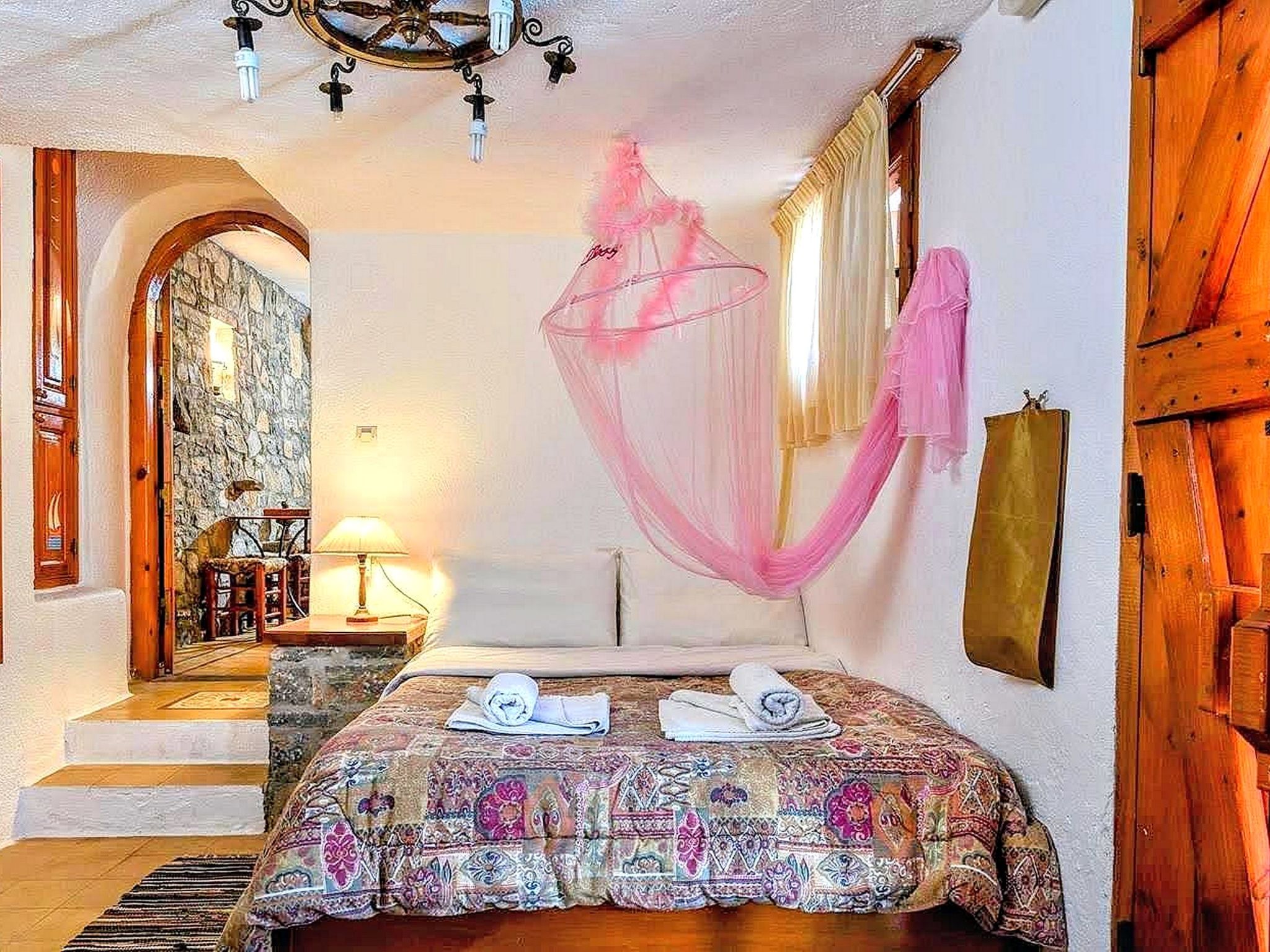 Kretisches Steinhaus mit Gemeinschaftspool-Binnen