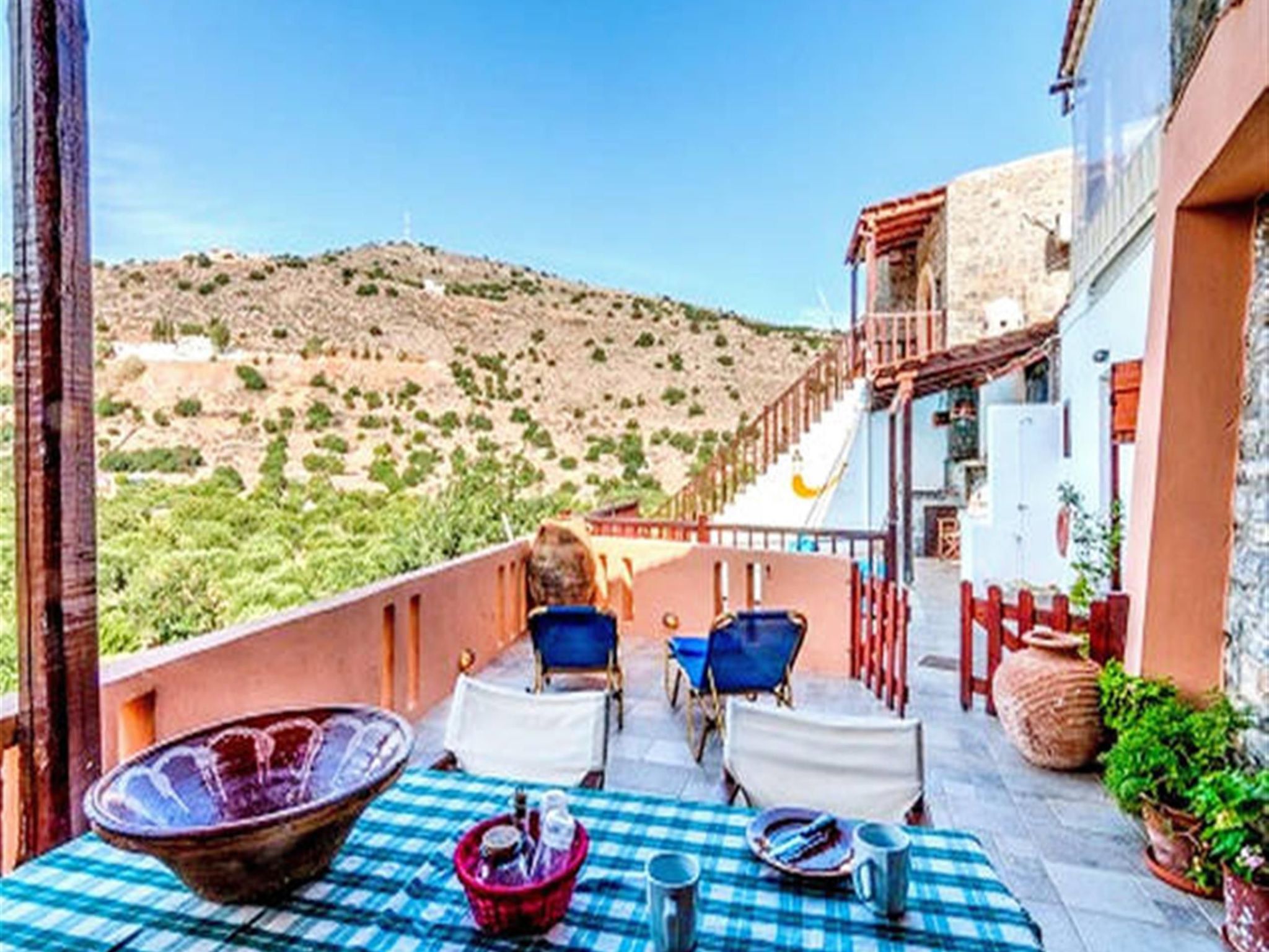 Kretisches Steinhaus mit Gemeinschaftspool-Binnen