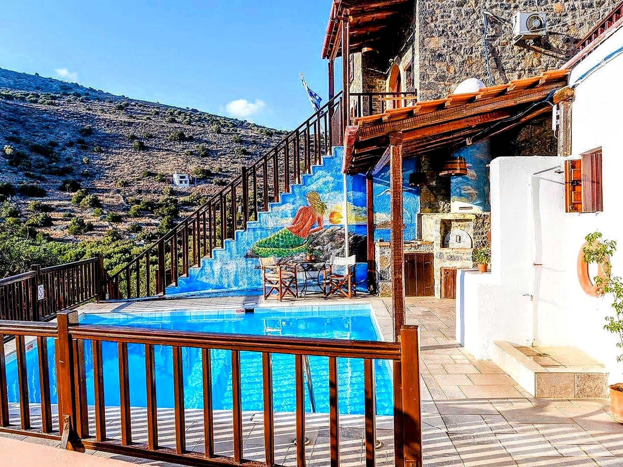 Kretisches Steinhaus mit Gemeinschaftspool-Binnen