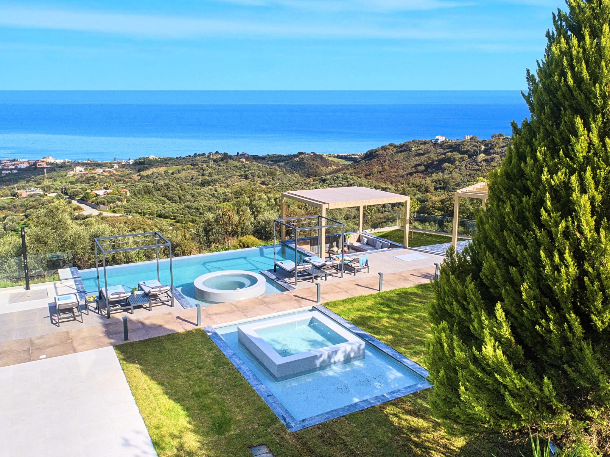 "Mistral Suite" mit Whirlpool-Image-tags.info