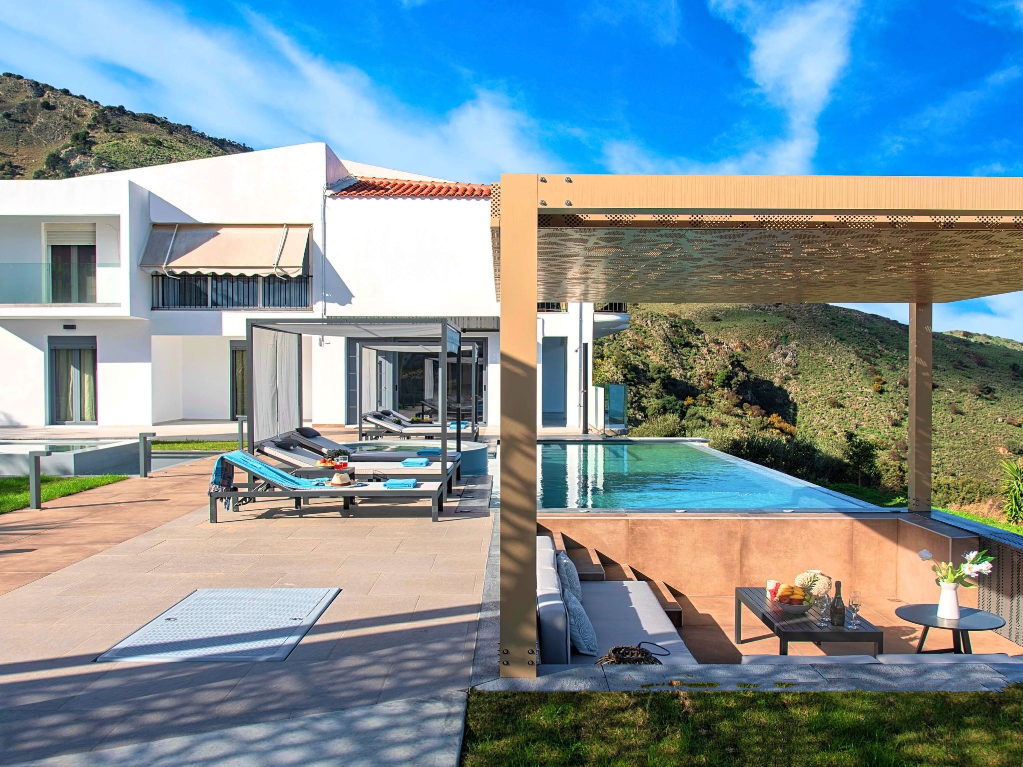 "Mistral Suite" mit Whirlpool-Image-tags.info