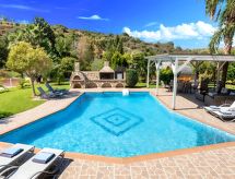 Mirsini Villa: Luxe privévilla met zwembad en jacuzzi, 600m van zee Almyrida - thumbnail 6