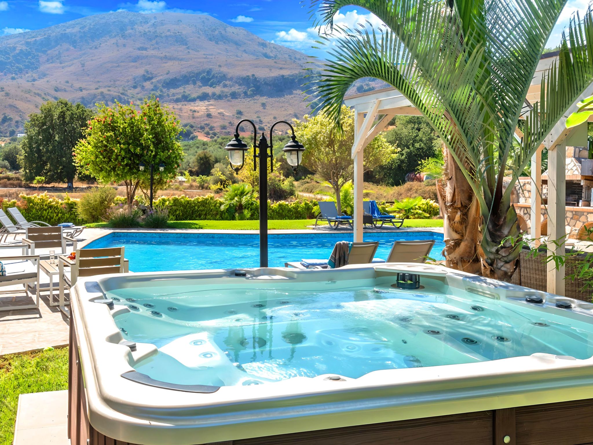 Mirsini Villa Privater Pool Jacuzzi-Binnen