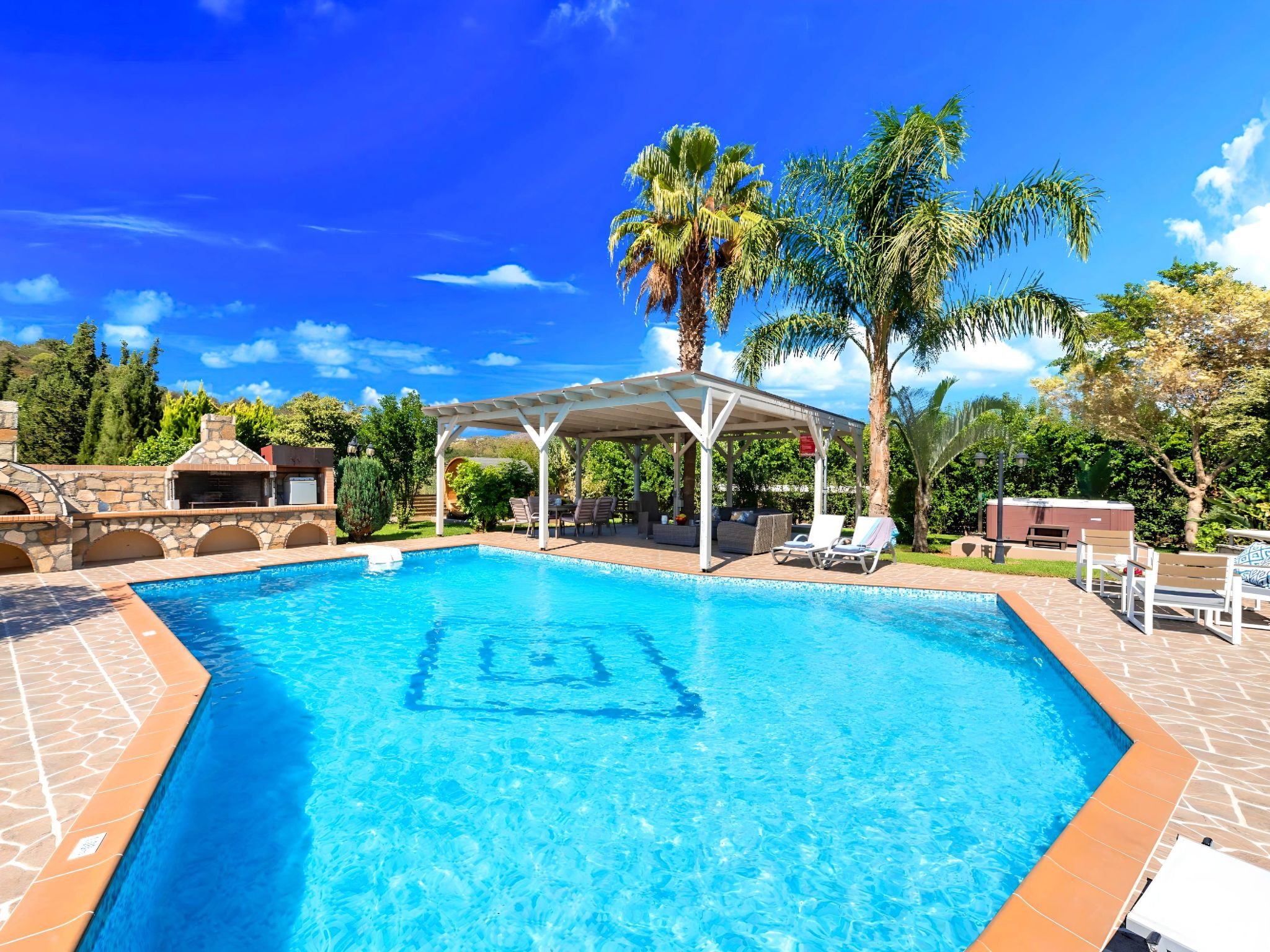 Mirsini Villa Privater Pool Jacuzzi-Binnen