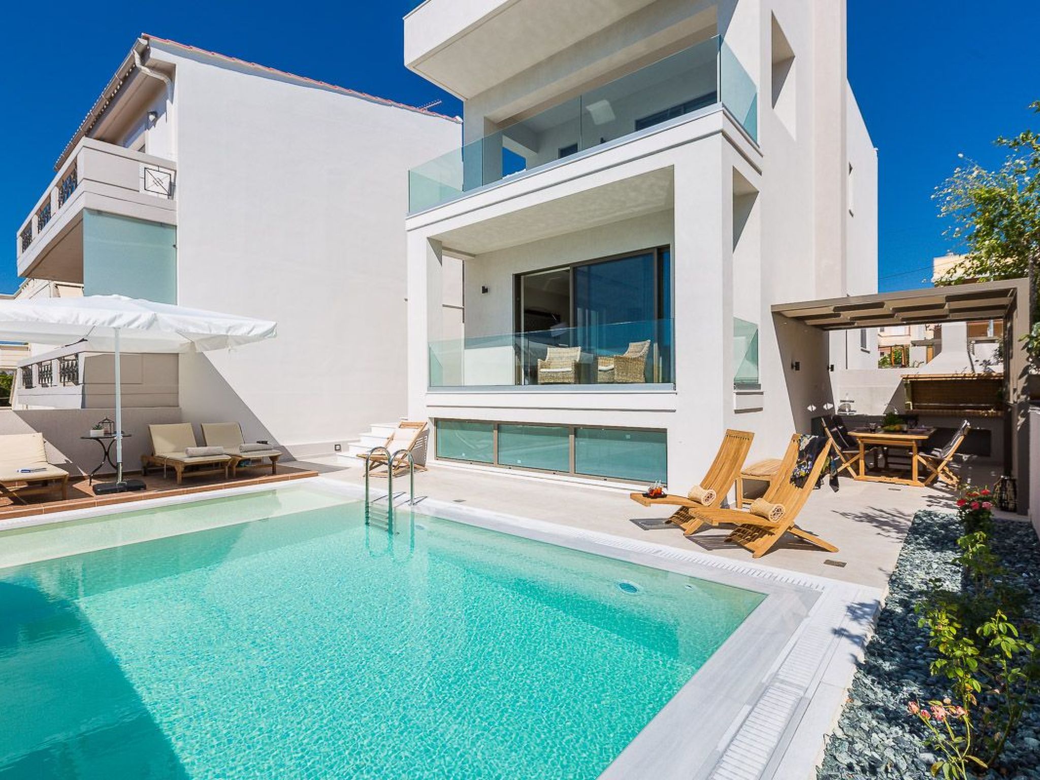 Villa Amelia I Kostenloser 8-Sitzer Mini-Van und Pool-Binnen