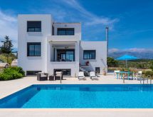 Villa mit Pool für bis zu 8 Personen. Meerblick.