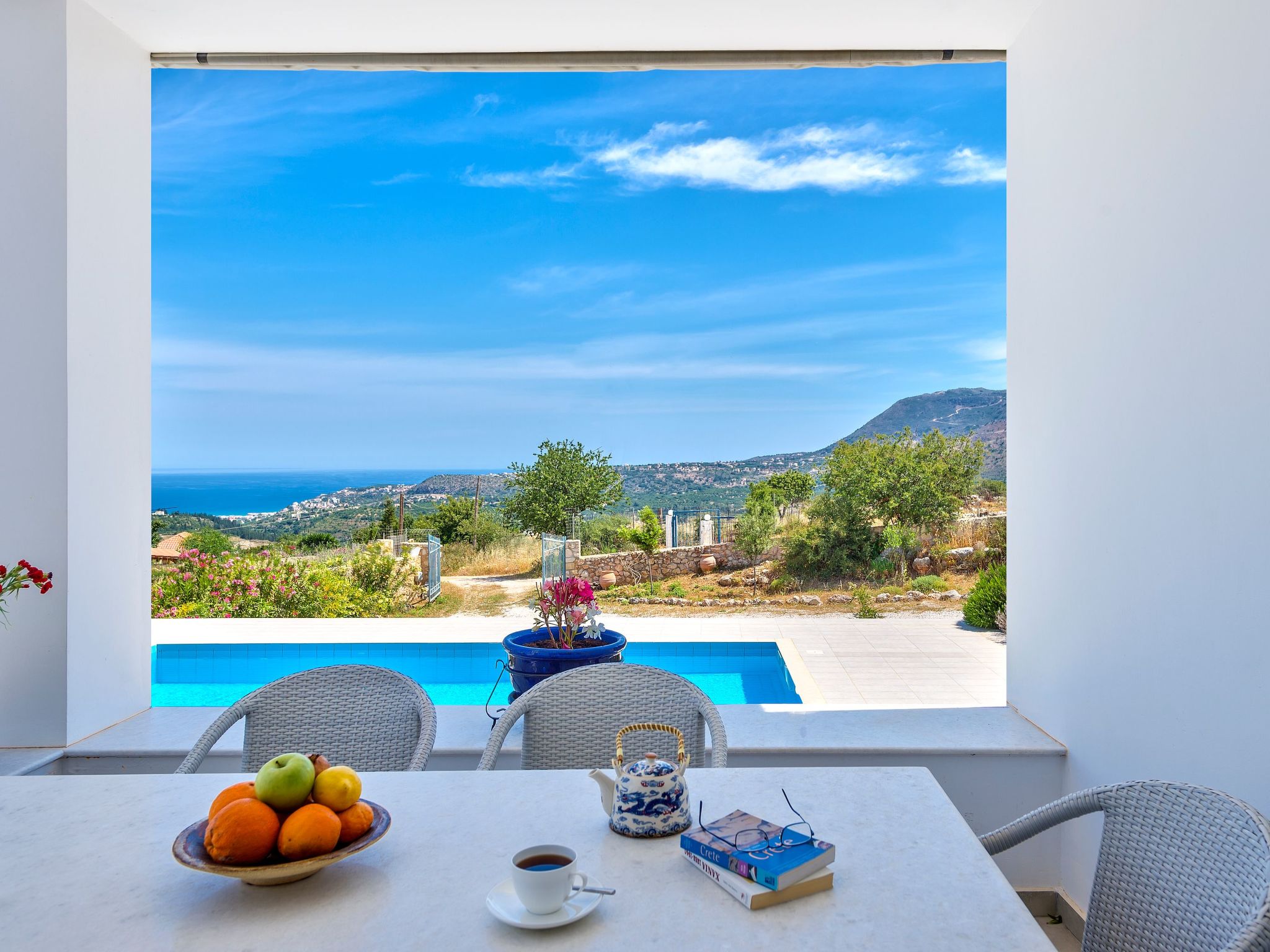 Villa mit Pool für bis zu 8 Personen. Meerblick.-Binnen