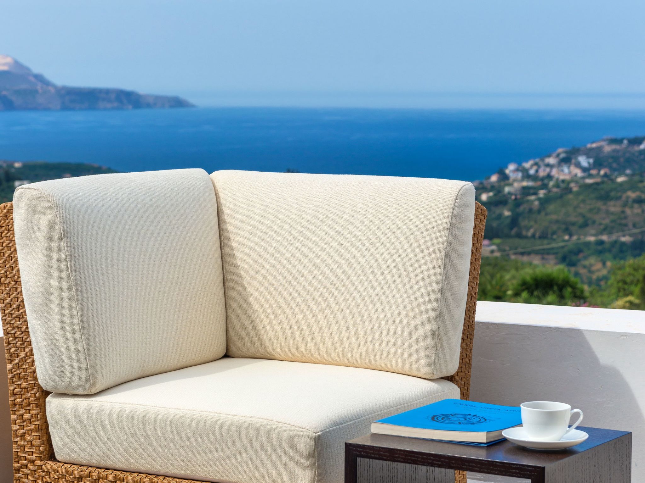 Villa mit Pool für bis zu 8 Personen. Meerblick.-Binnen