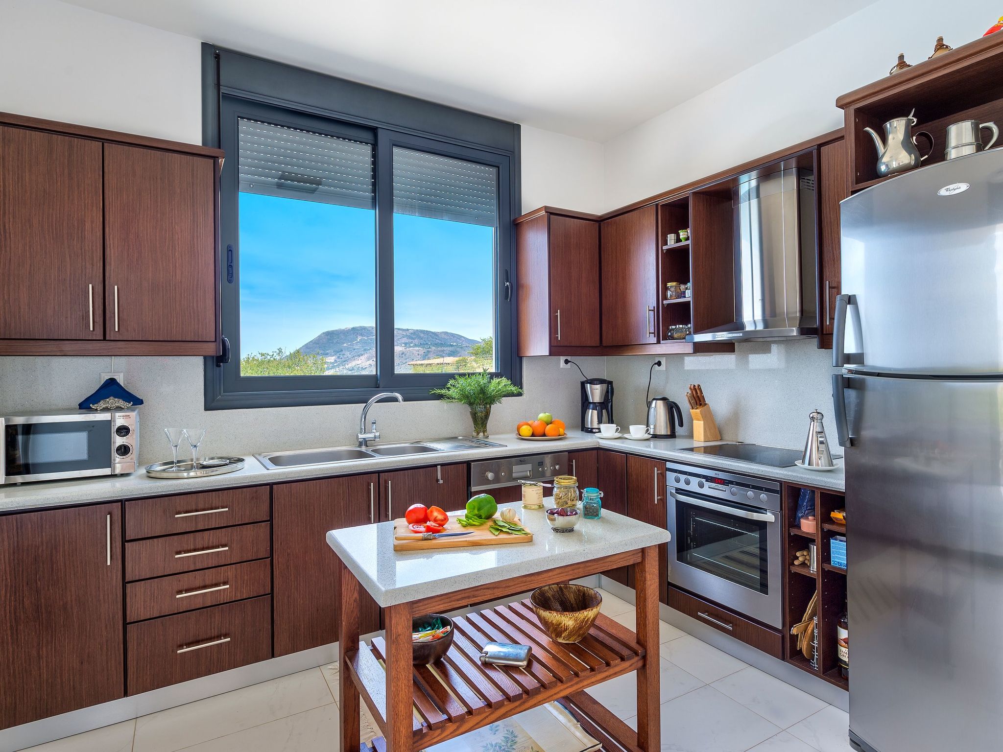 Villa mit Pool für bis zu 8 Personen. Meerblick.-Binnen