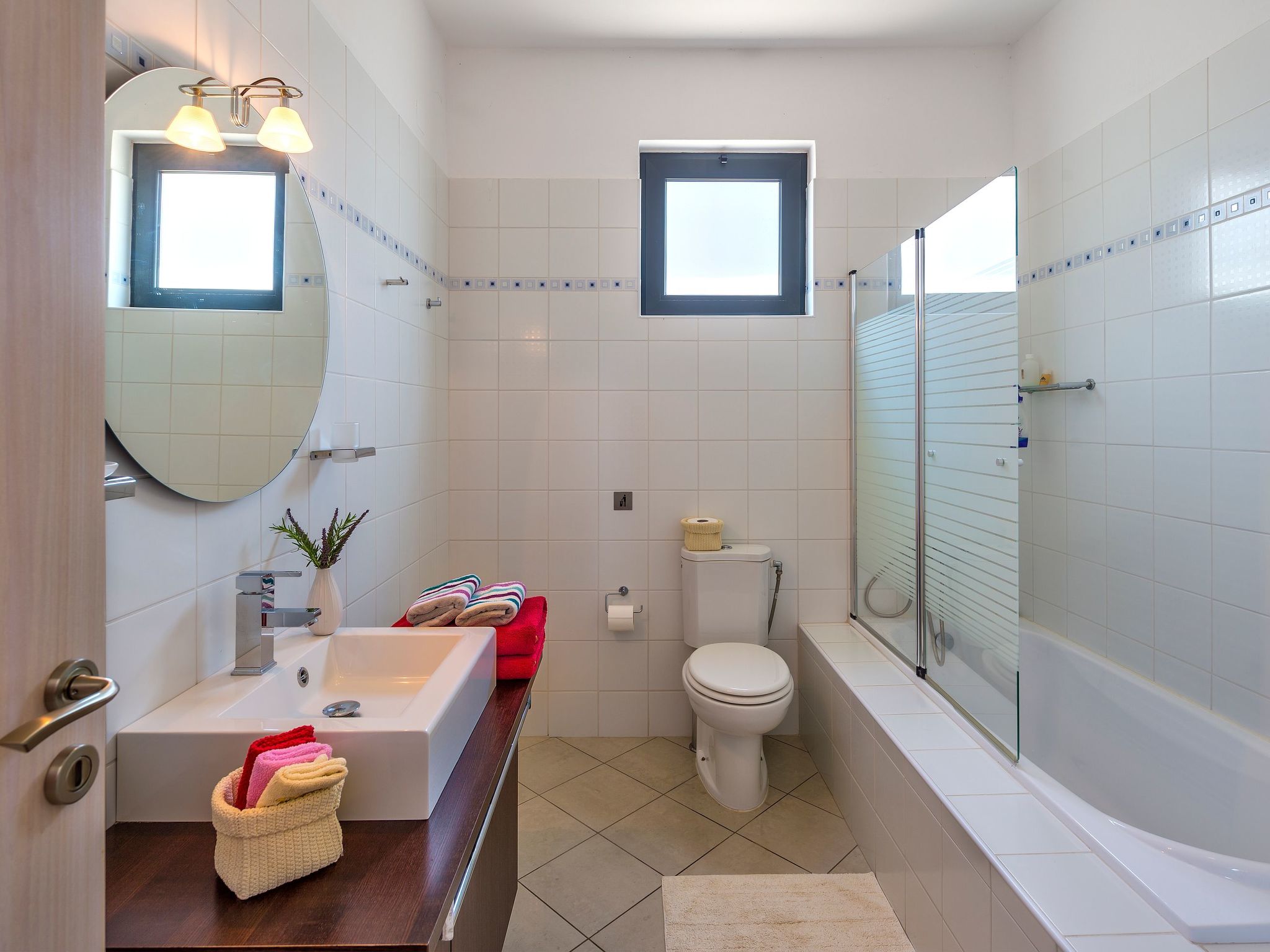 Villa mit Pool für bis zu 8 Personen. Meerblick.-Binnen