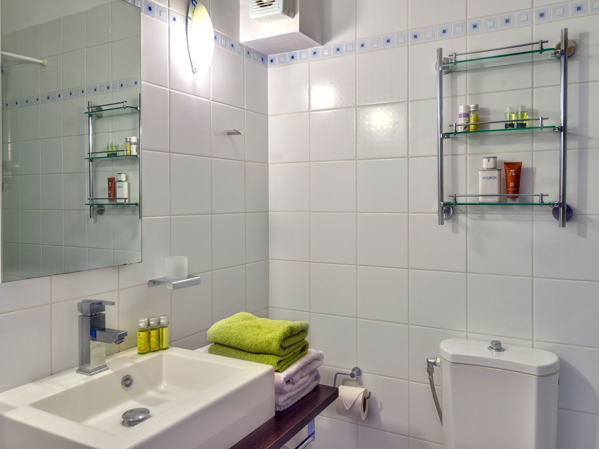 Villa mit Pool für bis zu 8 Personen. Meerblick.-Binnen