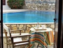mit Terrasse und Balkon