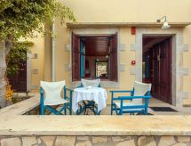 mit Terrasse und Balkon