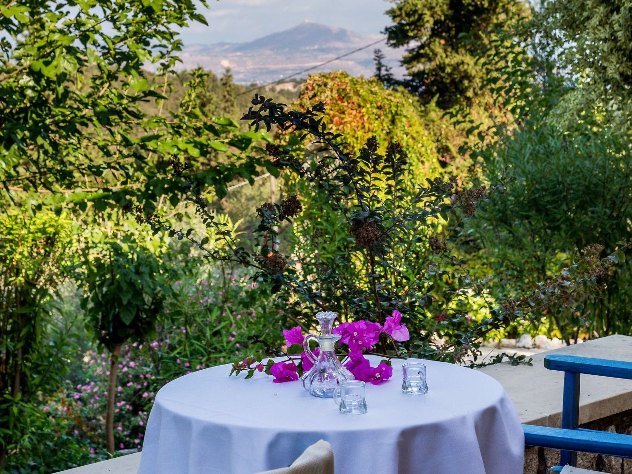 Mit Terrasse und Balkon-Dedans