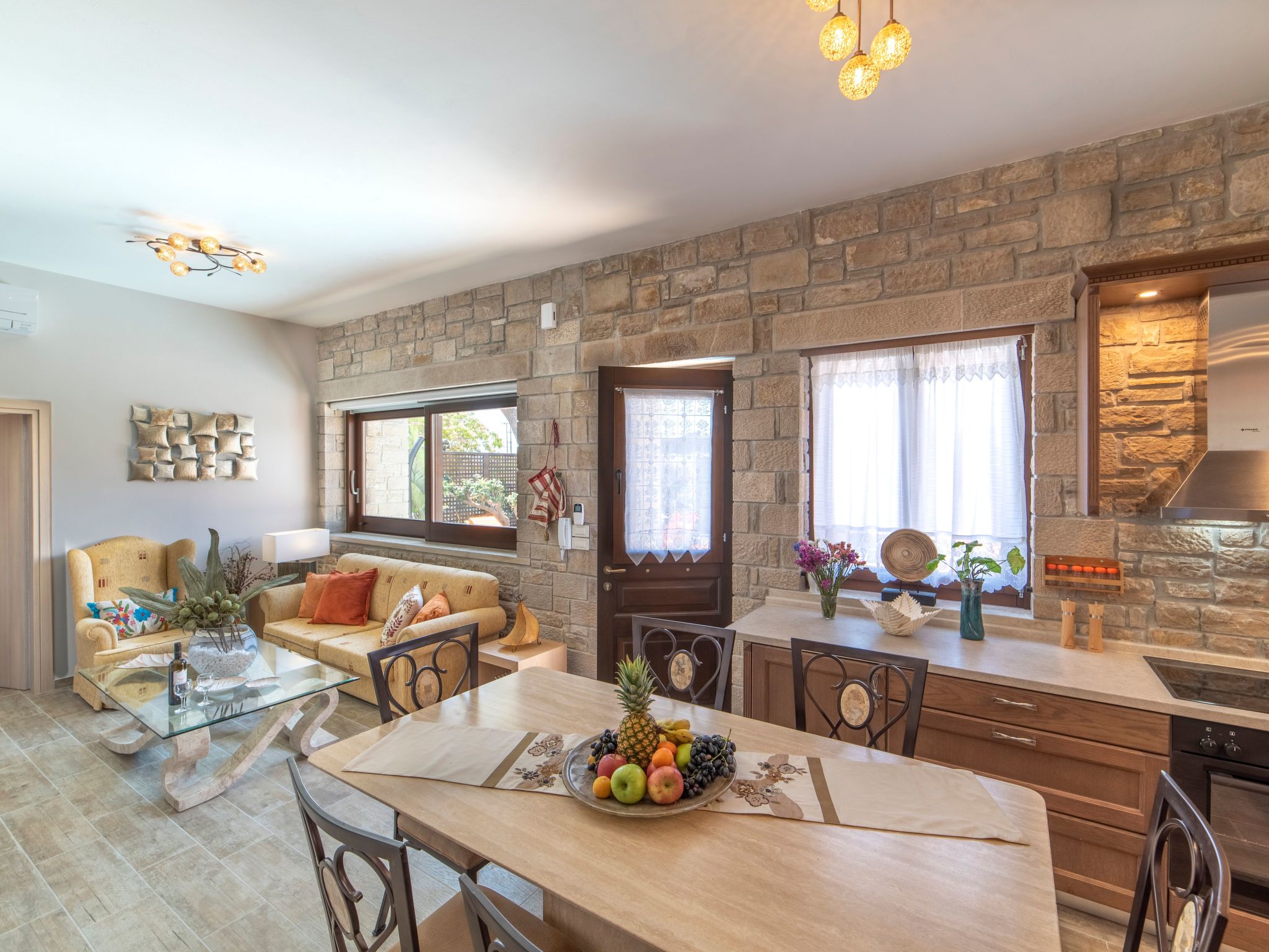 Lemonia für 6 Personen und 3 Kinder-Binnen