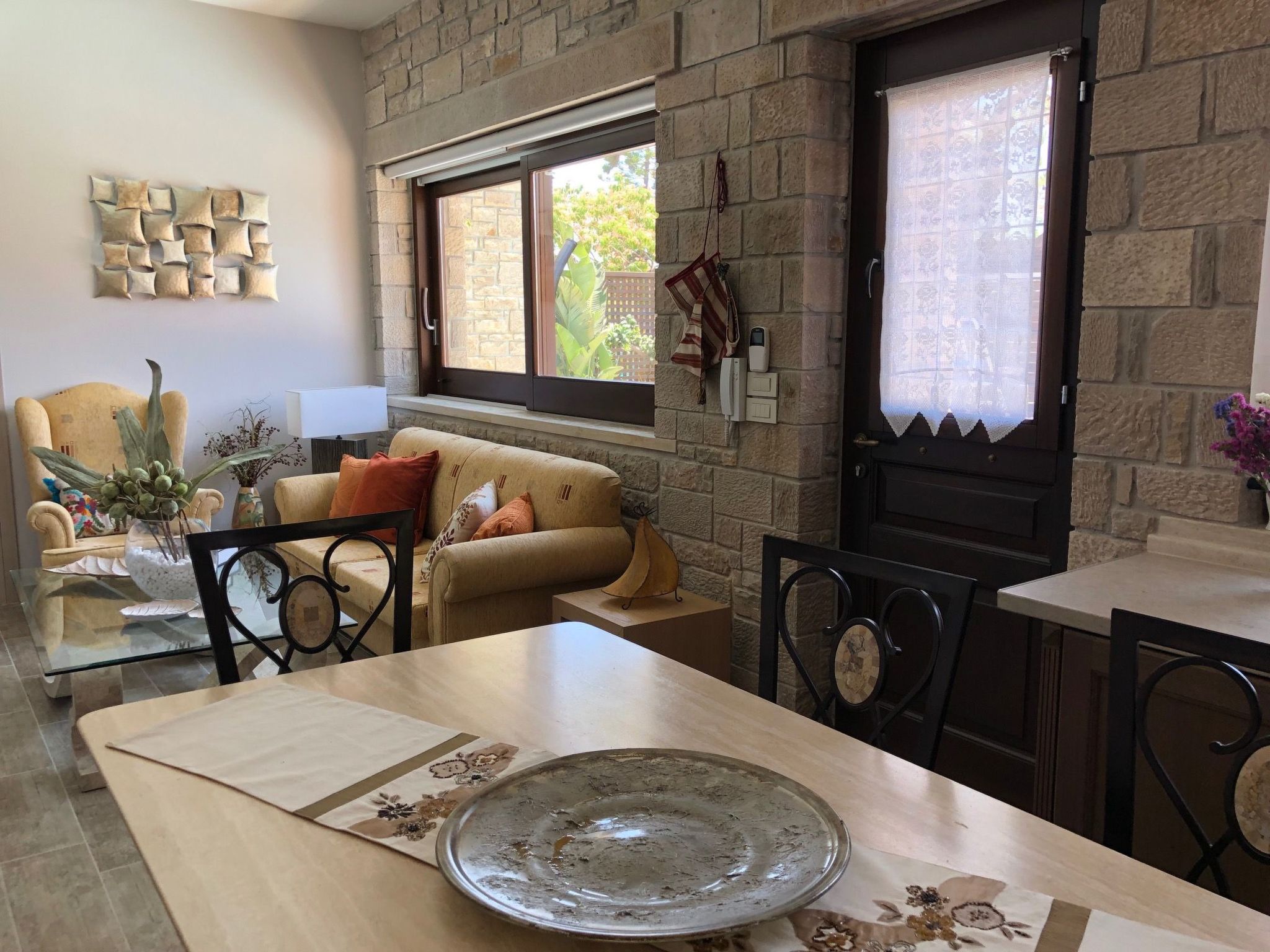 Lemonia für 6 Personen und 3 Kinder-Binnen