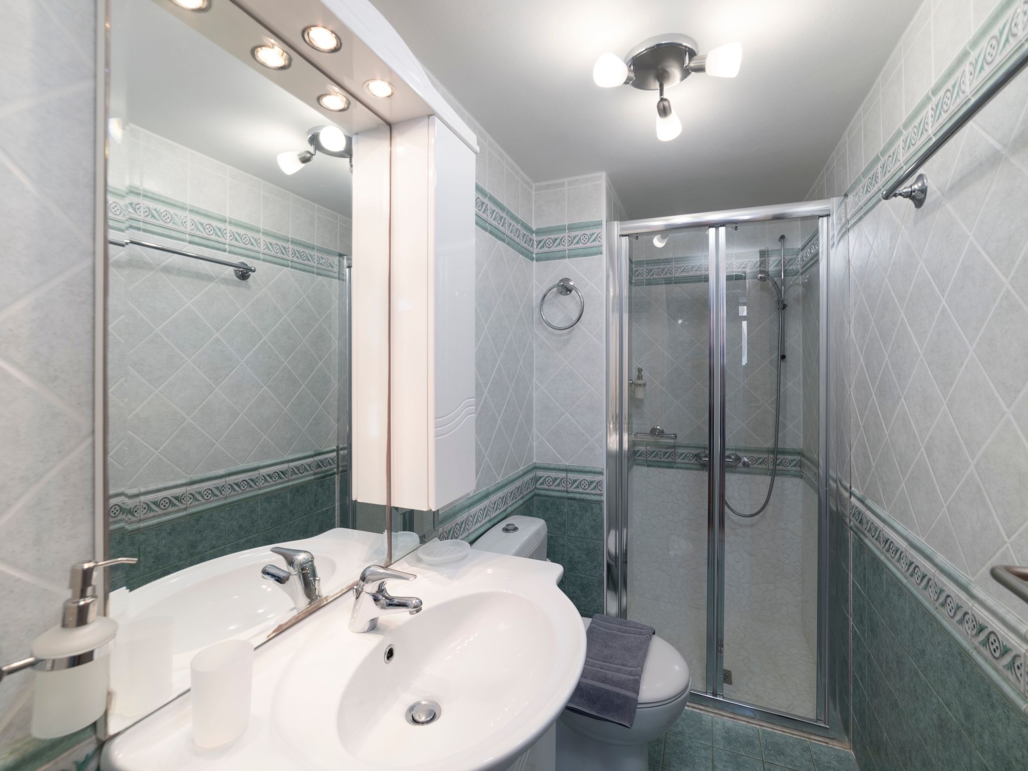 Ferienvilla "Mimoza" mit Blick auf das Wasser-Image-tags.info